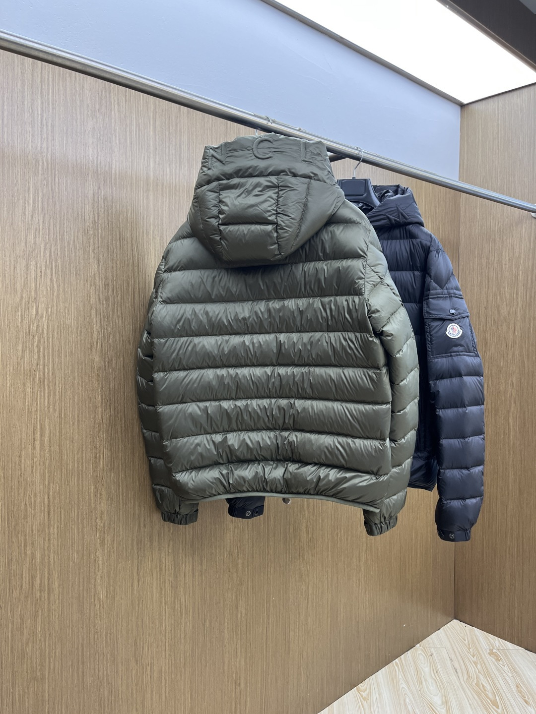 秋冬羽绒 Mon 🔥🔥高端私货 25秋冬上新 爆款蒙口轻薄羽绒服 选用进口面料 充绒量实足 定制五金 原