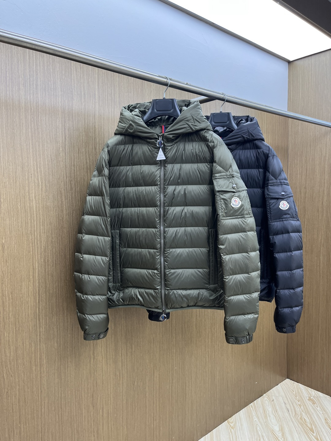 秋冬羽绒 Mon 🔥🔥高端私货 25秋冬上新 爆款蒙口轻薄羽绒服 选用进口面料 充绒量实足 定制五金 原