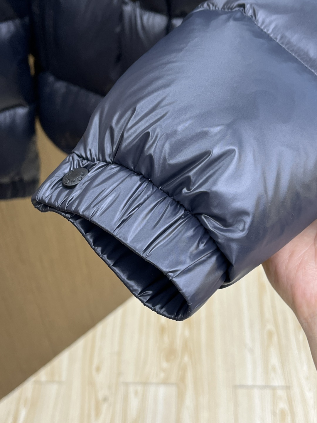 秋冬羽绒 Mon 🔥秋冬顶级版本同步雾面黑 百分百新国标90% 王牌新单 ！一个我期待了一个下半年的王 