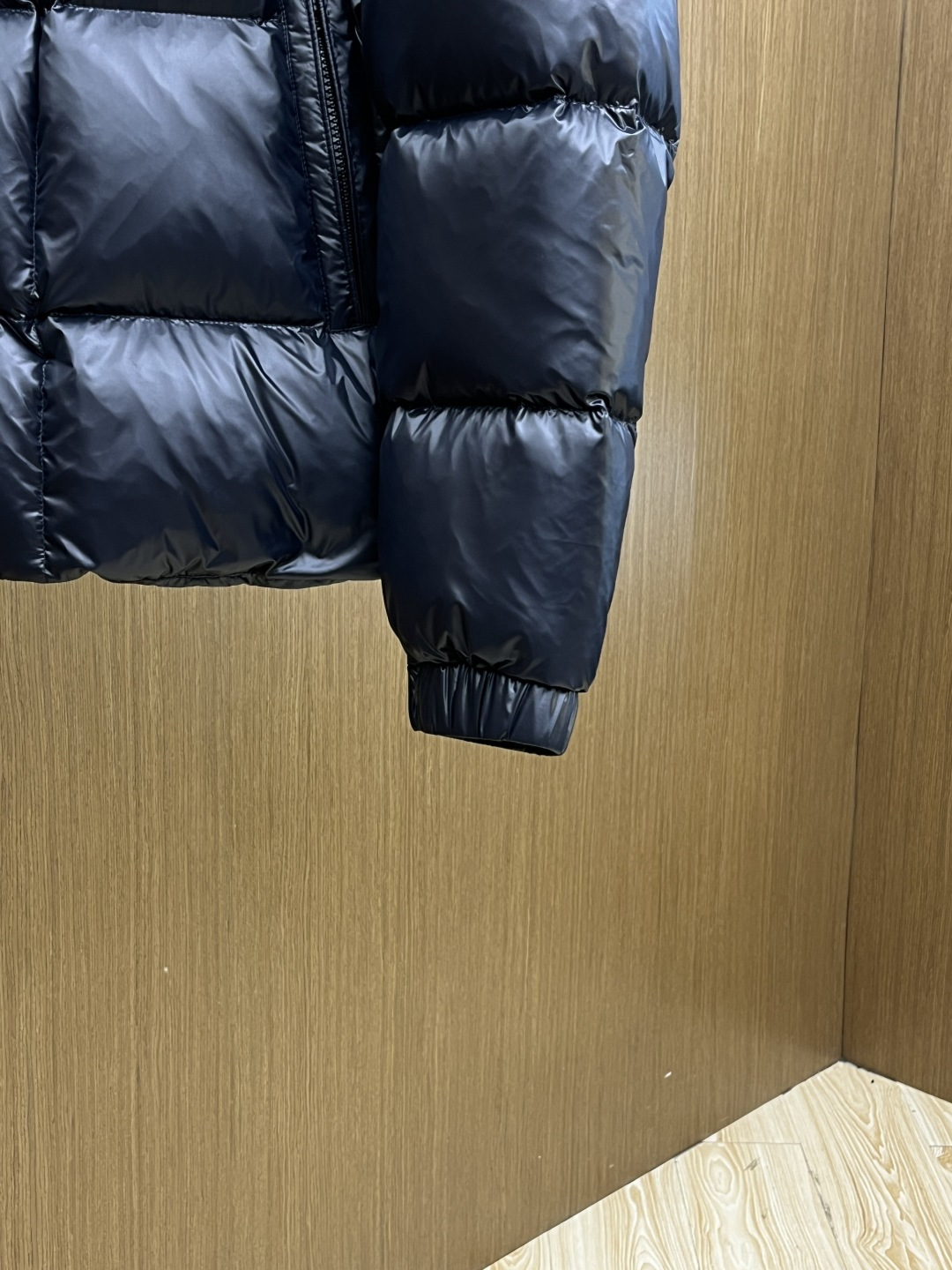 秋冬羽绒 Mon 🔥秋冬顶级版本同步雾面黑 百分百新国标90% 王牌新单 ！一个我期待了一个下半年的王 