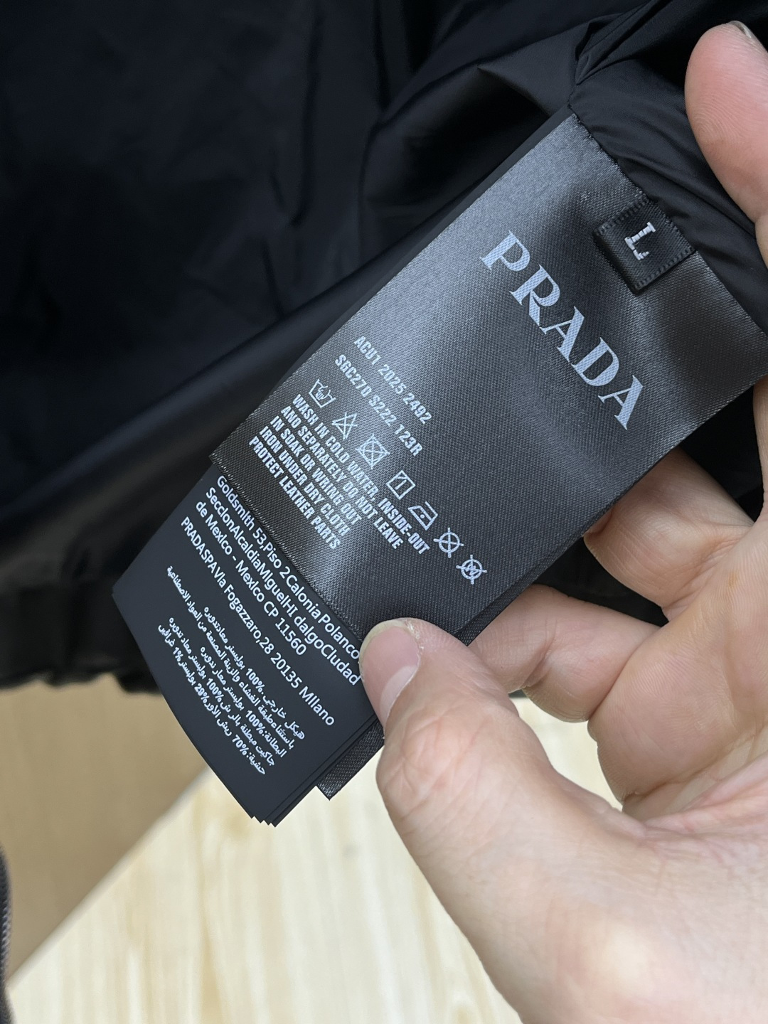 秋冬羽绒 PD 🔥🔥高端私货 2025新品 Prada新款羽绒马甲 秀场新品，品相非常完美，高科技防水面