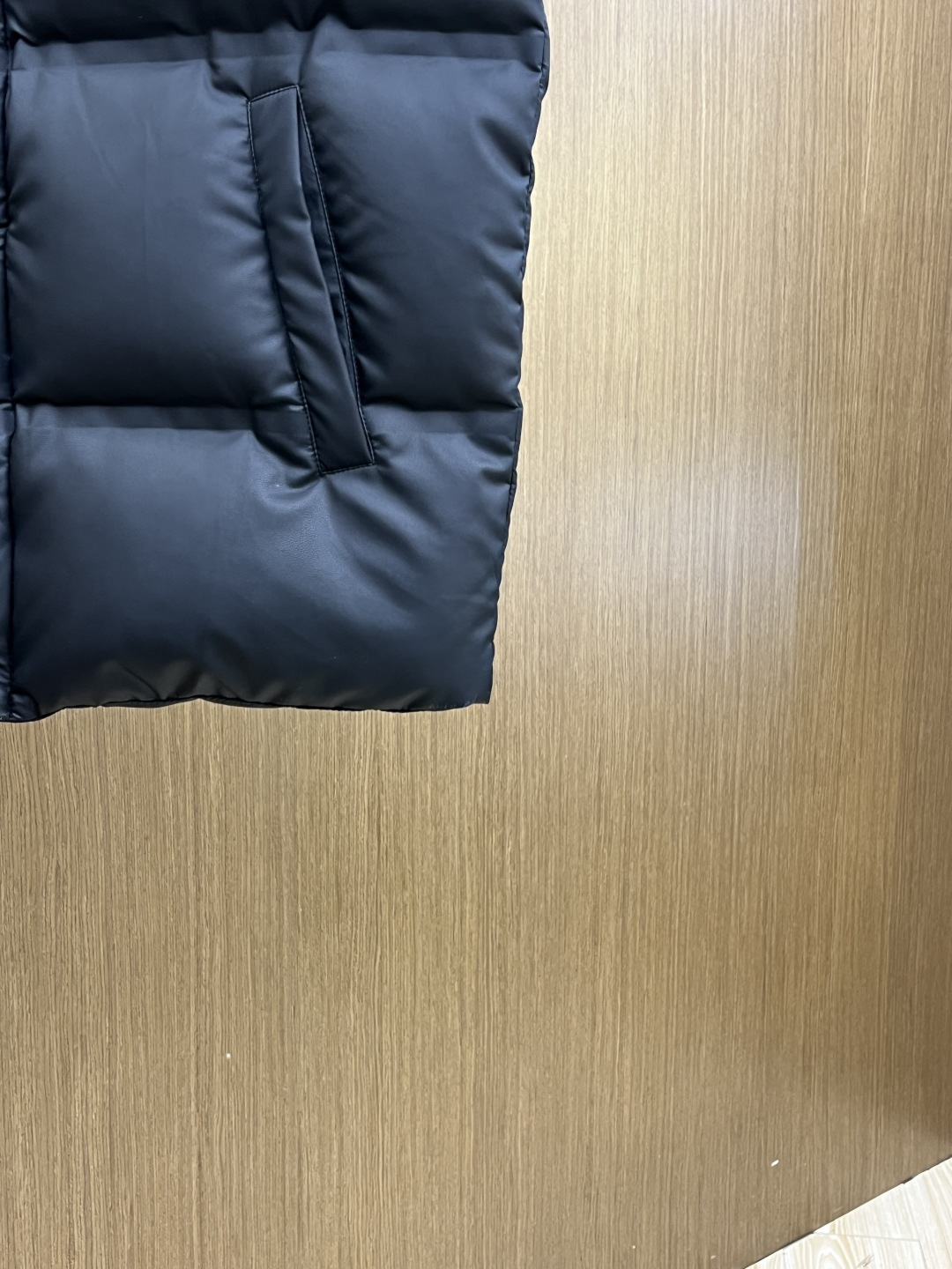 秋冬羽绒 PD 🔥🔥高端私货 2025新品 Prada新款羽绒马甲 秀场新品，品相非常完美，高科技防水面