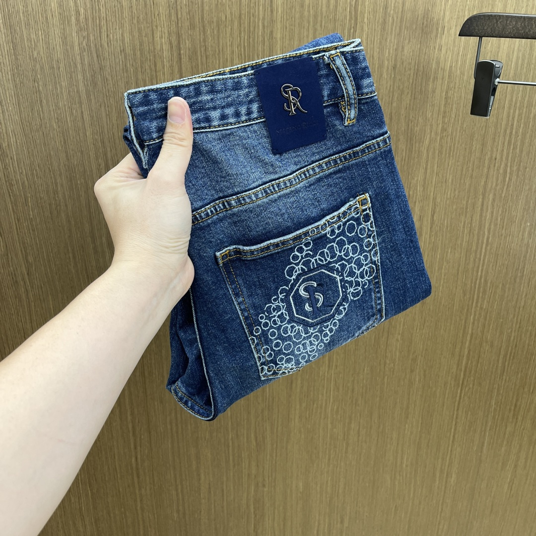 NO:613645,Autumn and winter SR new styles are coming. Hot new products in autumn and winter are available. The best original jeans in physical stores, suitable for all ages. The highest version of European imported fabrics on the market. Comfortable, soft and skin-friendly, with super upper body effect, fashionable and versatile fzh, straight and stylish, a wardrobe must-have!  Suitable for any occasion. Sizes: 29-38 without 35.37, jeans, alexander wang19860909秋冬 SR 新款来袭秋冬爆款新品 有售 实体店极品牛仔裤原版好货,适合各个年龄段.市场最高版本的欧洲进口面料.舒适柔软亲肤,上身效果超级棒时尚百搭 fzh笔挺有型,衣橱必备！适合任何场合穿着 尺码:29-38无35.37,,jeans,alexander wang,Men's clothing