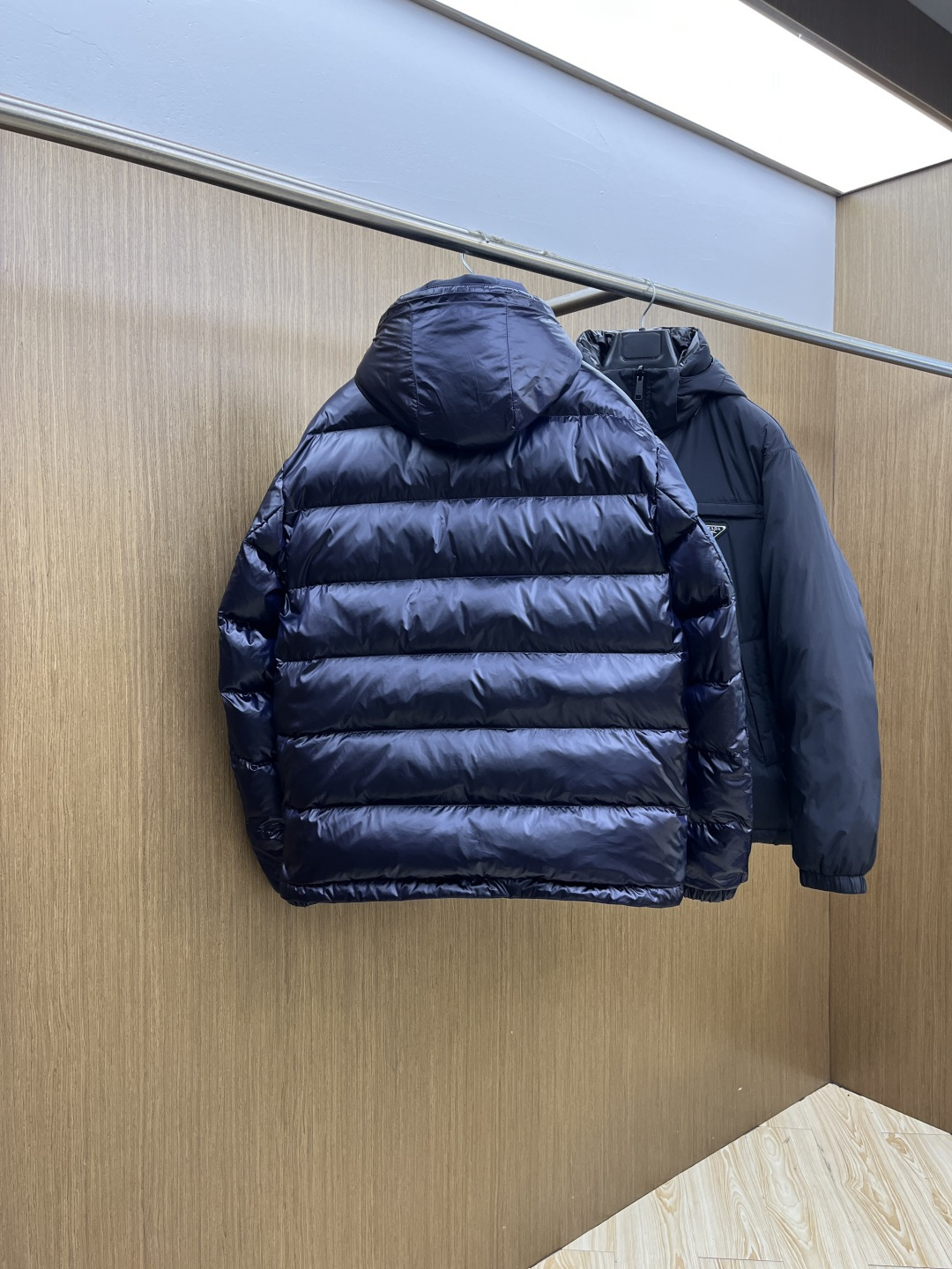 秋冬羽绒 🆕Prada普拉达 双面穿 2025ss秋冬新款时尚休闲羽绒外套连帽（可拆卸）.处处细节显工艺