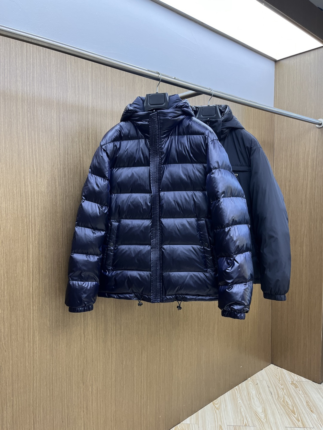 秋冬羽绒 🆕Prada普拉达 双面穿 2025ss秋冬新款时尚休闲羽绒外套连帽（可拆卸）.处处细节显工艺