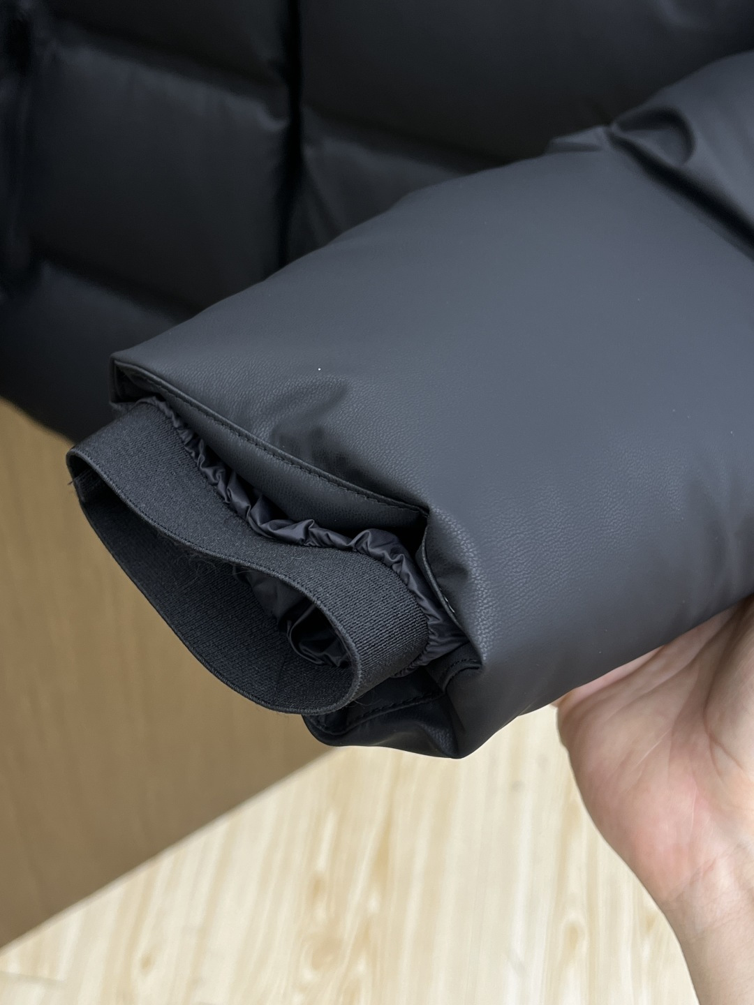 秋冬羽绒 LOUIS VUITTON/路易威登 SS25官网走秀款压花老花皮质拼接立领羽绒服夹克外套 L