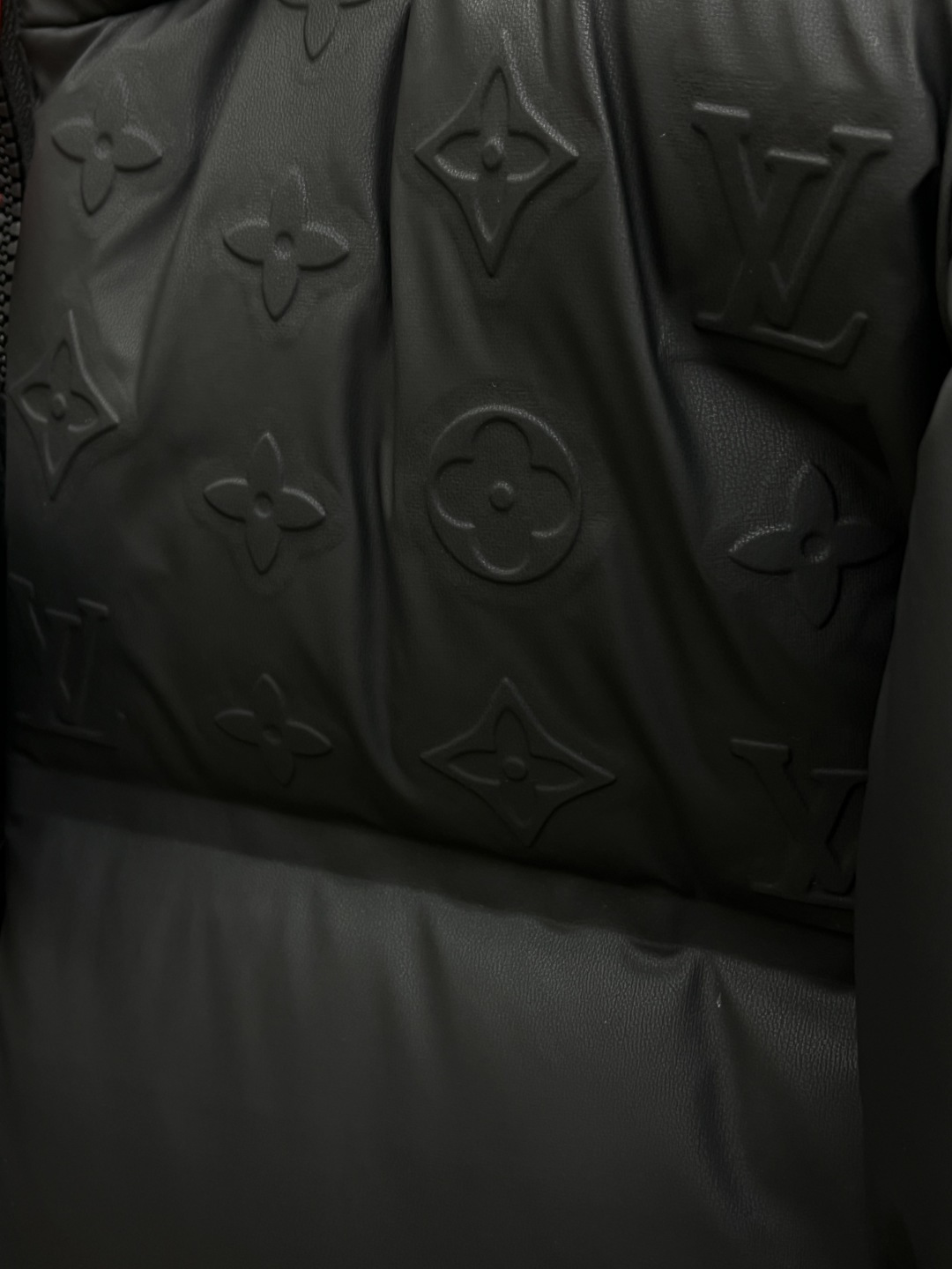 秋冬羽绒 LOUIS VUITTON/路易威登 SS25官网走秀款压花老花皮质拼接立领羽绒服夹克外套 L