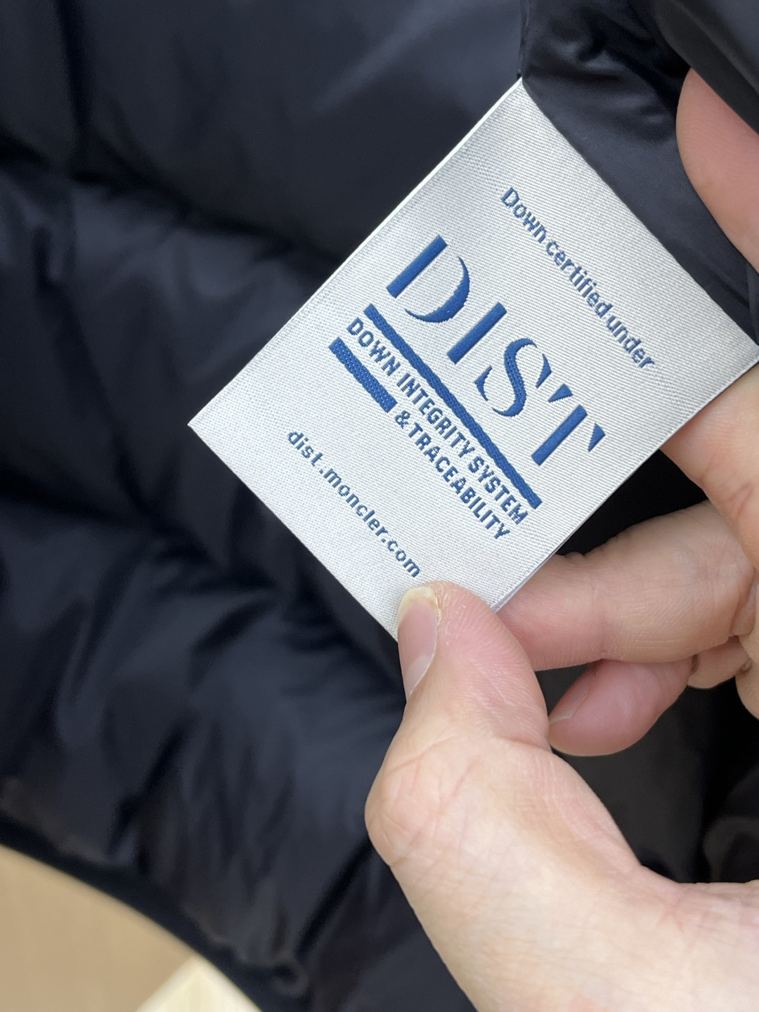 秋冬羽绒 Mon 🔥秋冬上新蒙口羽绒马甲（帽子可拆卸）进口面料 定制五金 简约时尚 适配商务、休闲等多种