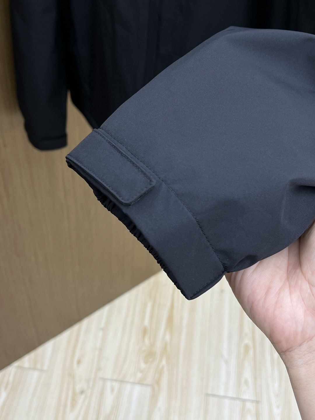 秋冬羽绒 Mon 25秋冬上新 蒙口连帽羽绒服 进口面料 定制五金 简约时尚 适配商务、休闲等多种场合 