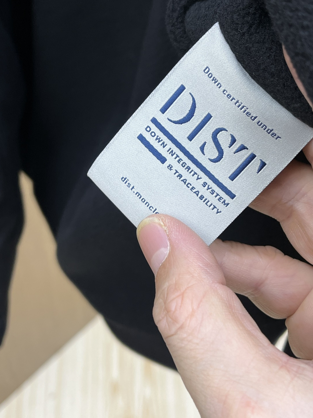 秋冬羽绒 Mon 25秋冬上新 蒙口连帽羽绒服 进口面料 定制五金 简约时尚 适配商务、休闲等多种场合 