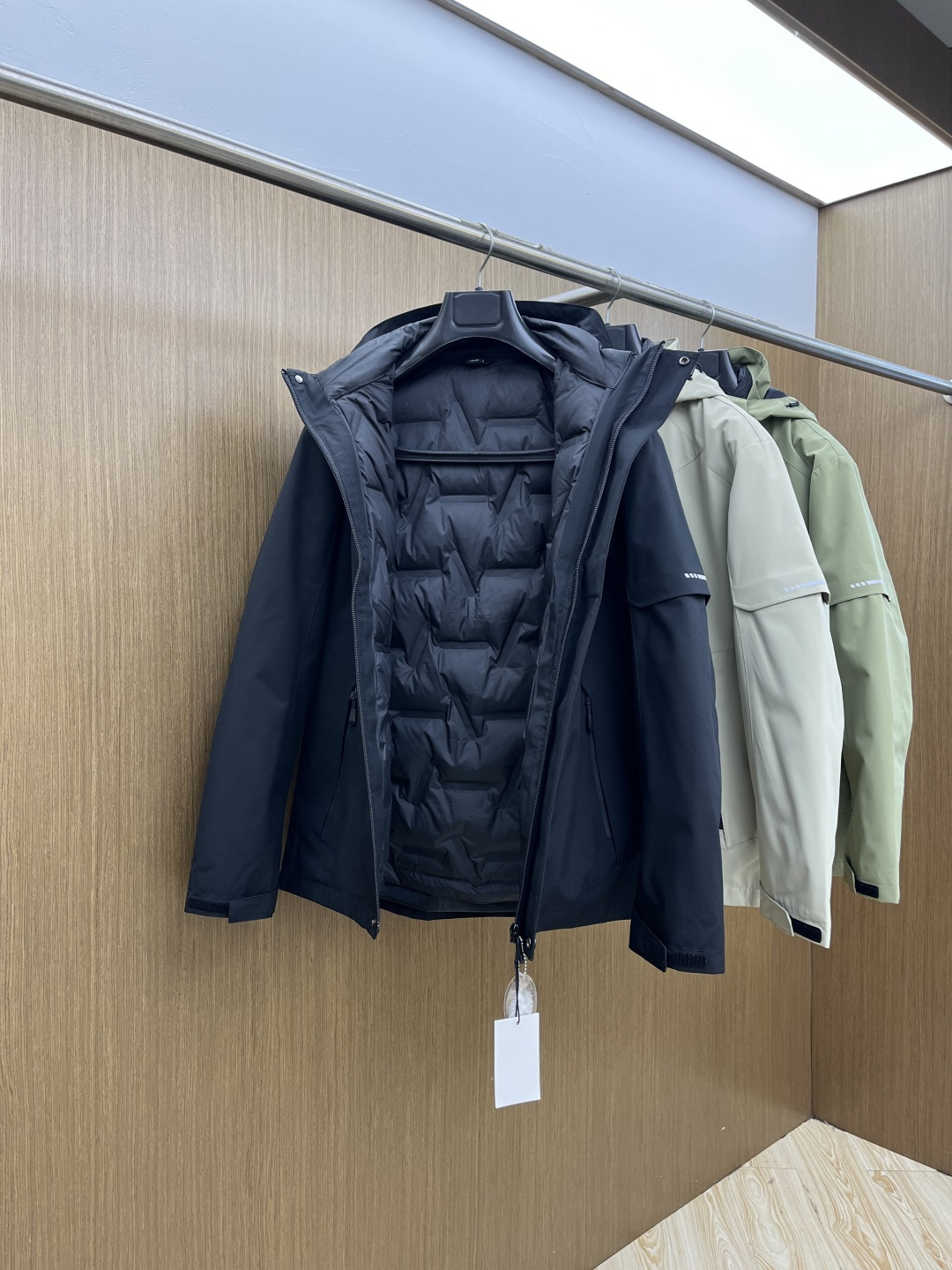 秋冬羽绒 始祖鸟 🔥今年鸟家王炸款三合一冲锋衣羽绒服了来了！一衣三穿！内胆带logo轻薄户外级羽绒服！外