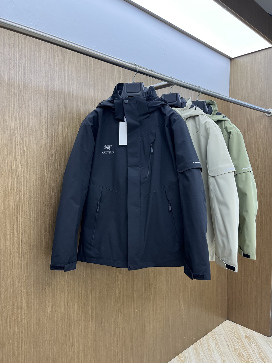 秋冬羽绒 始祖鸟 🔥今年鸟家王炸款三合一冲锋衣羽绒服了来了！一衣三穿！内胆带logo轻薄户外级羽绒服！外