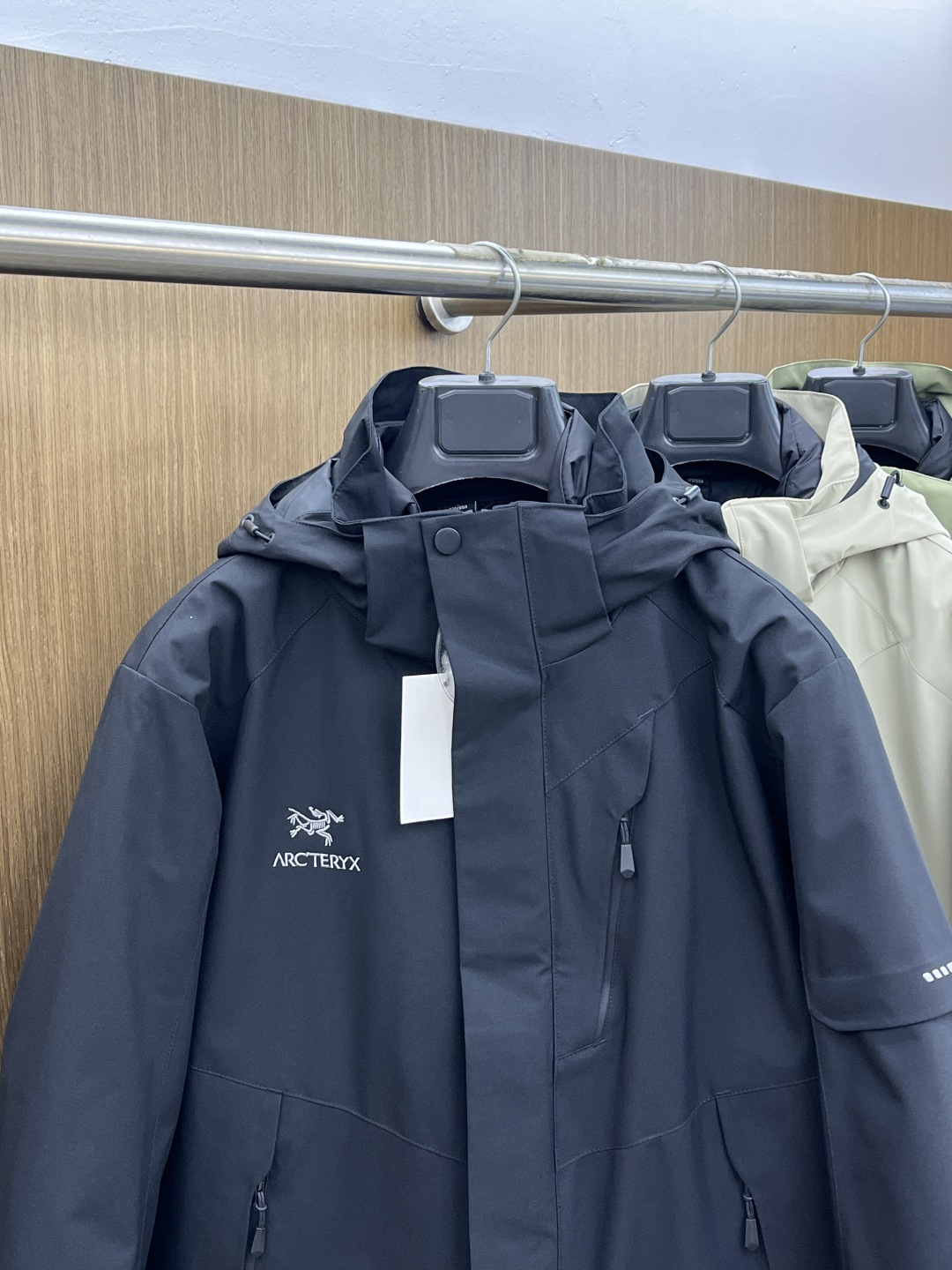 秋冬羽绒 始祖鸟 🔥今年鸟家王炸款三合一冲锋衣羽绒服了来了！一衣三穿！内胆带logo轻薄户外级羽绒服！外