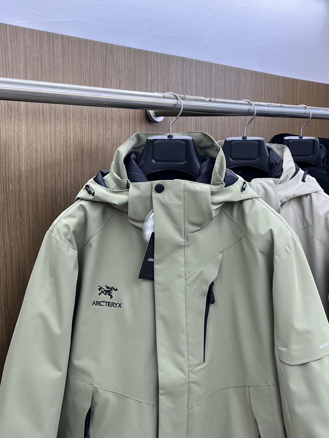 秋冬羽绒 始祖鸟 🔥今年鸟家王炸款三合一冲锋衣羽绒服了来了！一衣三穿！内胆带logo轻薄户外级羽绒服！外