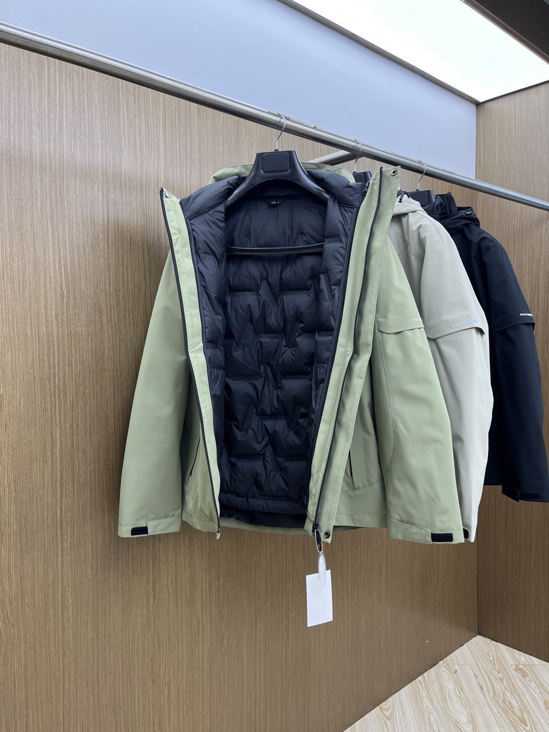 秋冬羽绒 始祖鸟 🔥今年鸟家王炸款三合一冲锋衣羽绒服了来了！一衣三穿！内胆带logo轻薄户外级羽绒服！外