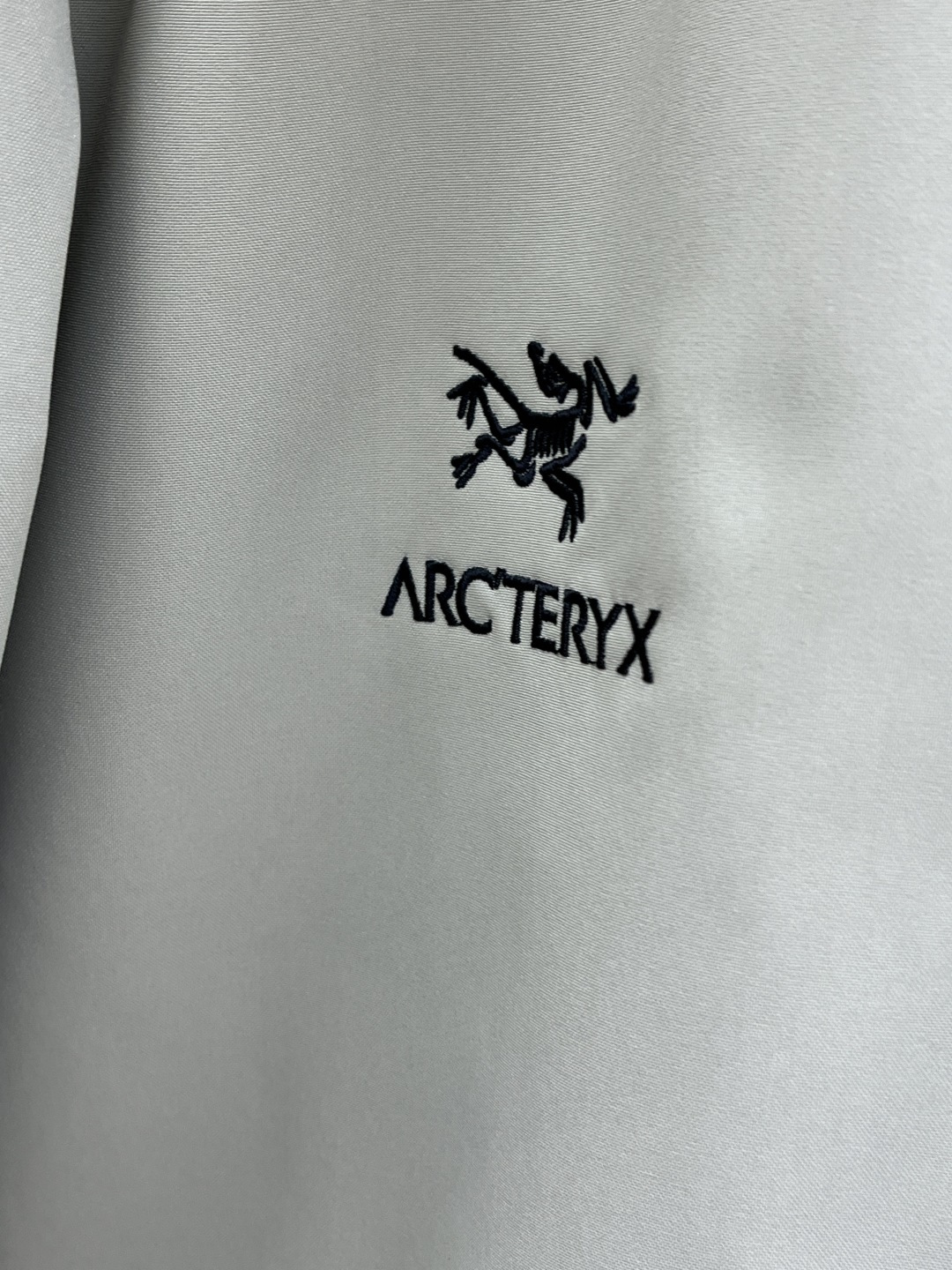 秋冬羽绒 始祖鸟 🔥今年鸟家王炸款三合一冲锋衣羽绒服了来了！一衣三穿！内胆带logo轻薄户外级羽绒服！外