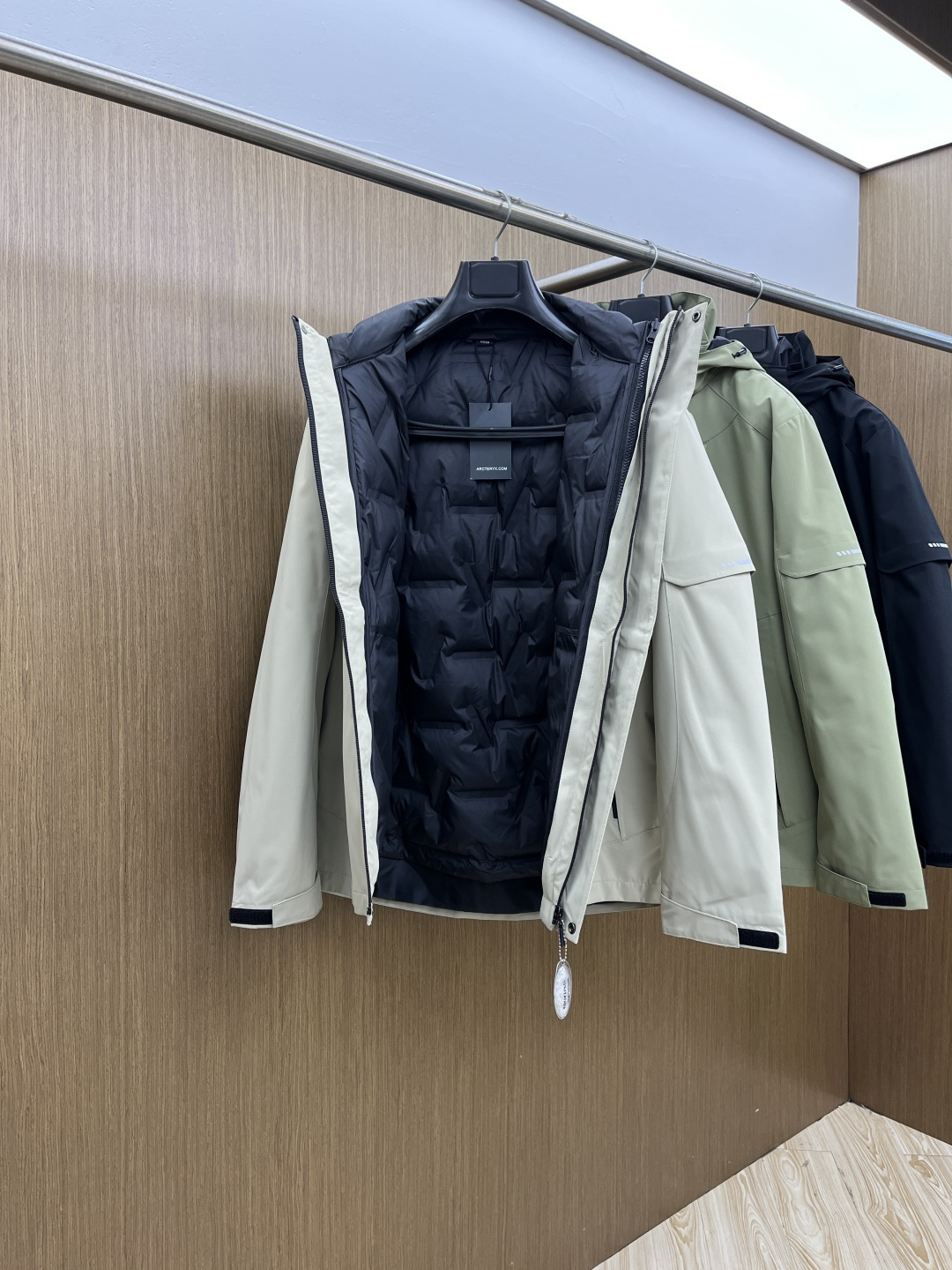 秋冬羽绒 始祖鸟 🔥今年鸟家王炸款三合一冲锋衣羽绒服了来了！一衣三穿！内胆带logo轻薄户外级羽绒服！外