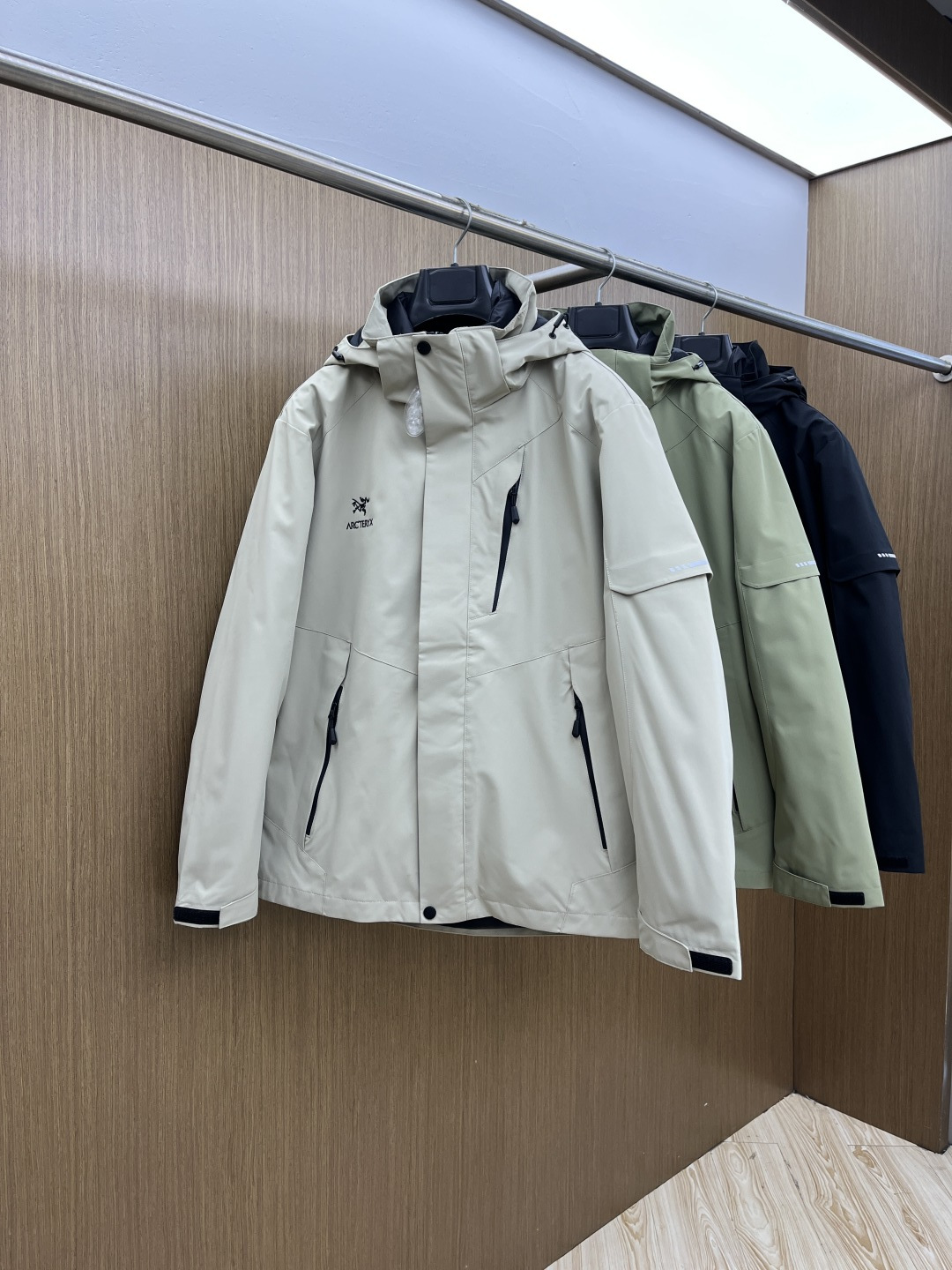 秋冬羽绒 始祖鸟 🔥今年鸟家王炸款三合一冲锋衣羽绒服了来了！一衣三穿！内胆带logo轻薄户外级羽绒服！外