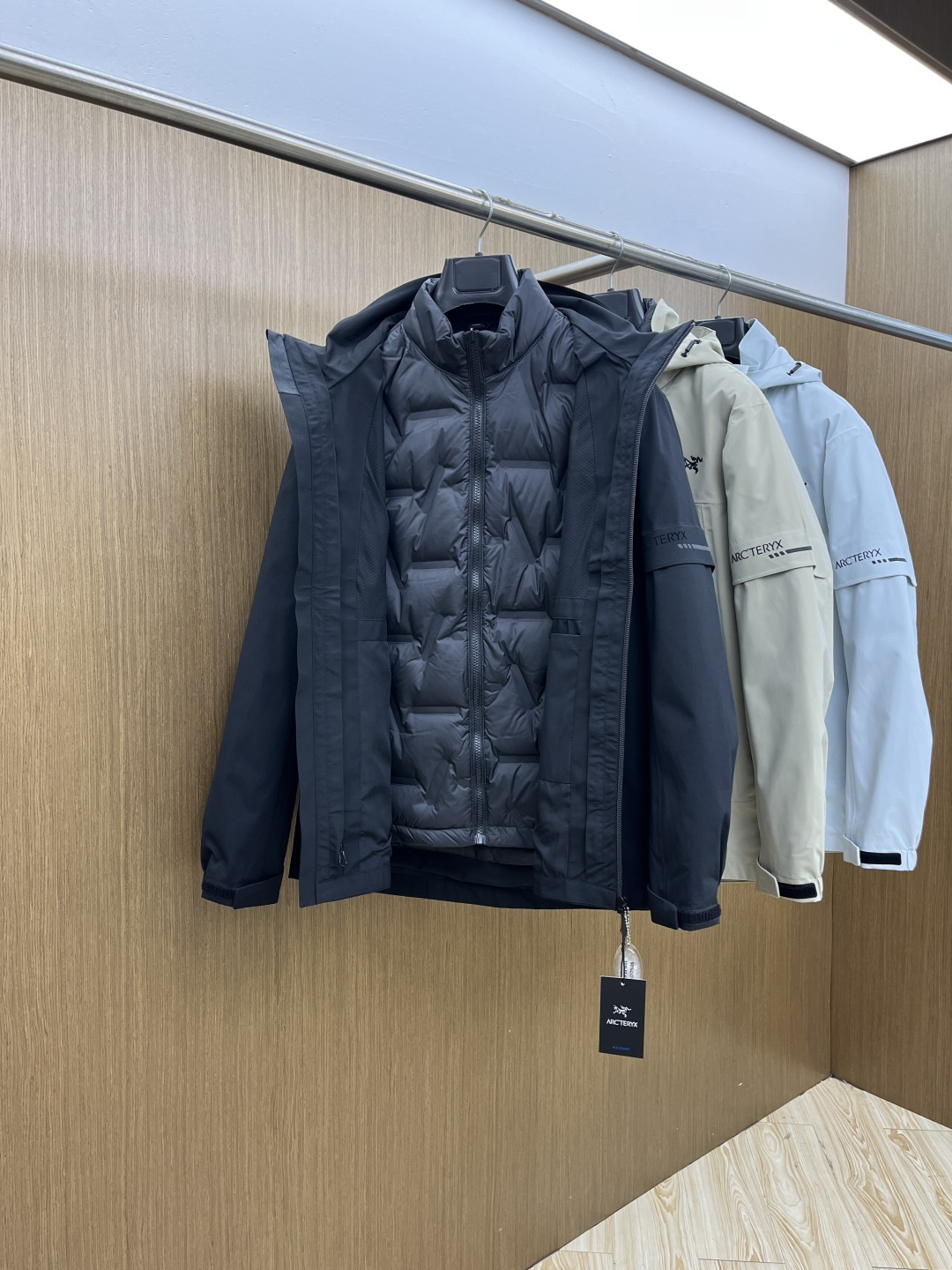 秋冬羽绒 始祖鸟 🔥今年鸟家王炸款三合一冲锋衣羽绒服了来了！一衣三穿！内胆带logo轻薄户外级羽绒服！外