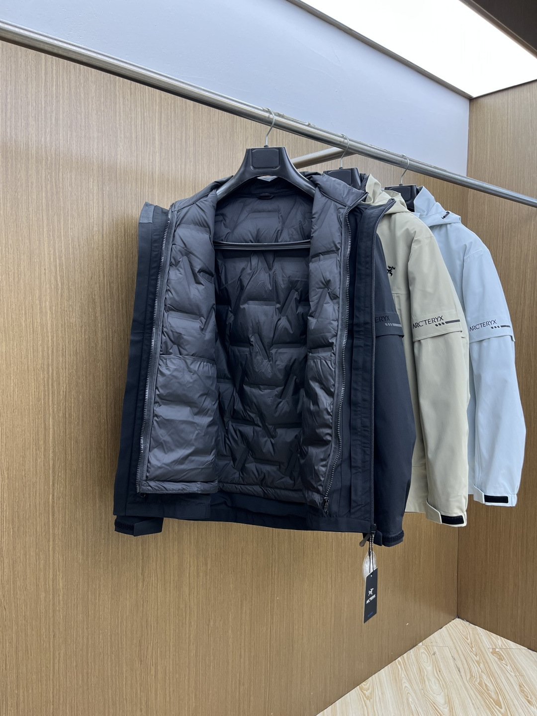 秋冬羽绒 始祖鸟 🔥今年鸟家王炸款三合一冲锋衣羽绒服了来了！一衣三穿！内胆带logo轻薄户外级羽绒服！外