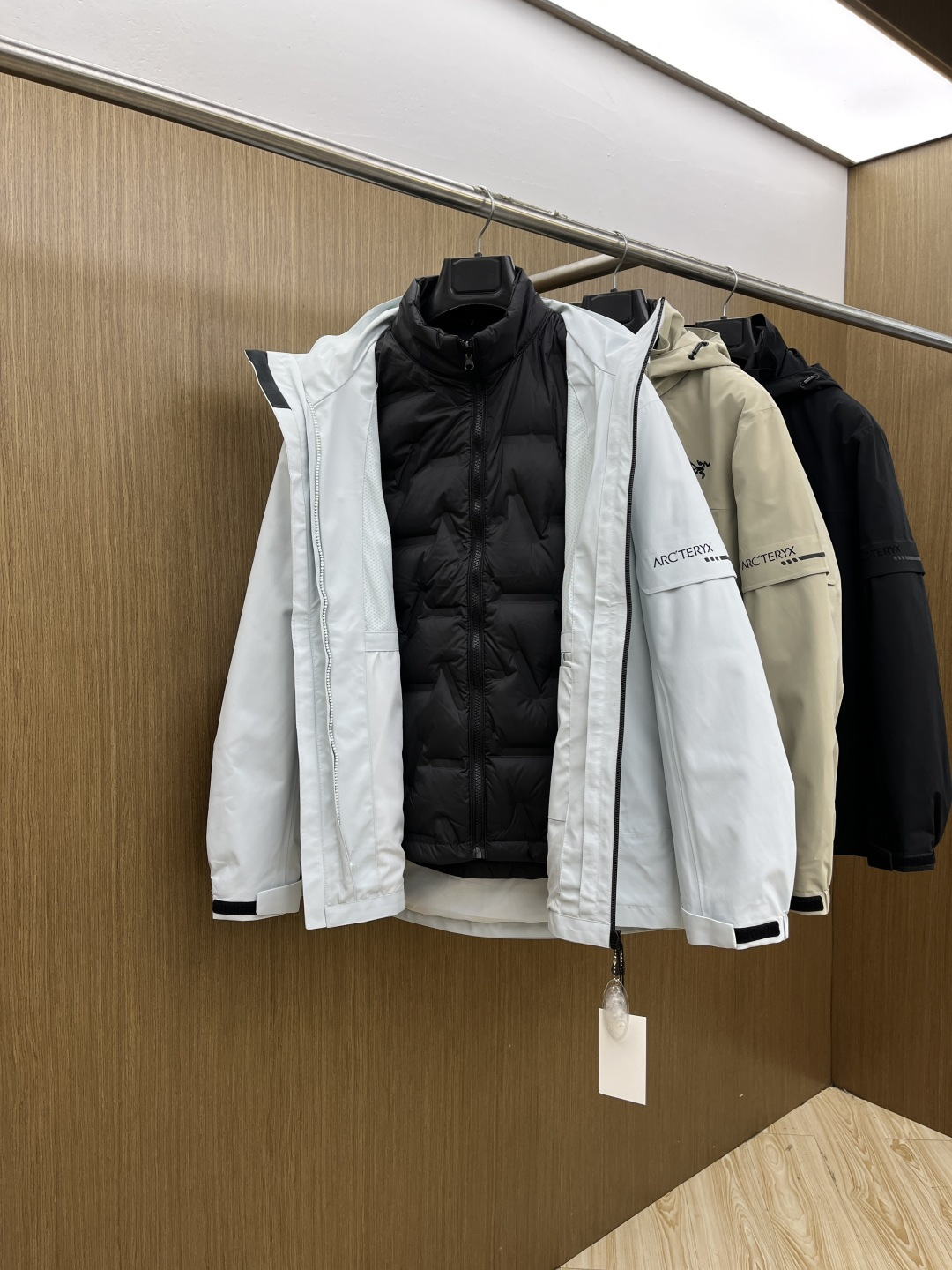 秋冬羽绒 始祖鸟 🔥今年鸟家王炸款三合一冲锋衣羽绒服了来了！一衣三穿！内胆带logo轻薄户外级羽绒服！外