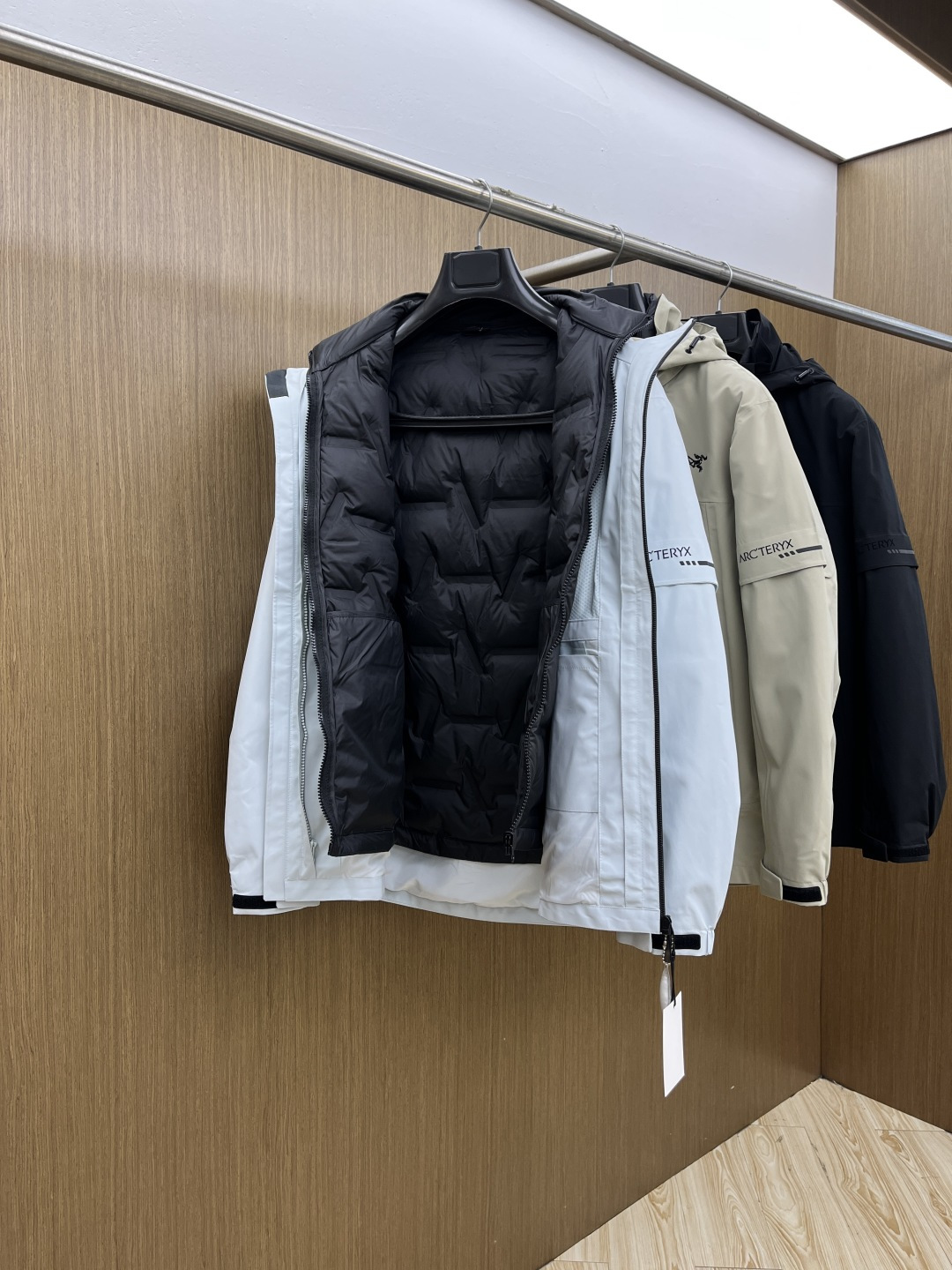 秋冬羽绒 始祖鸟 🔥今年鸟家王炸款三合一冲锋衣羽绒服了来了！一衣三穿！内胆带logo轻薄户外级羽绒服！外