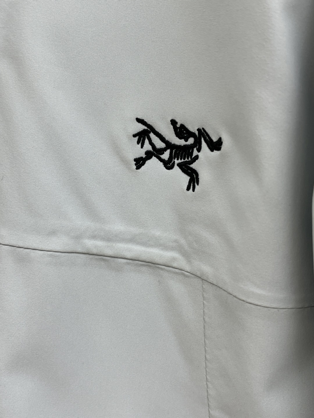 秋冬羽绒 始祖鸟 🔥今年鸟家王炸款三合一冲锋衣羽绒服了来了！一衣三穿！内胆带logo轻薄户外级羽绒服！外