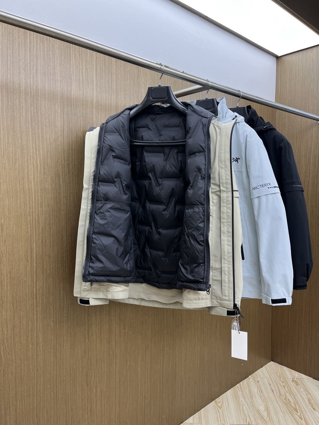 秋冬羽绒 始祖鸟 🔥今年鸟家王炸款三合一冲锋衣羽绒服了来了！一衣三穿！内胆带logo轻薄户外级羽绒服！外