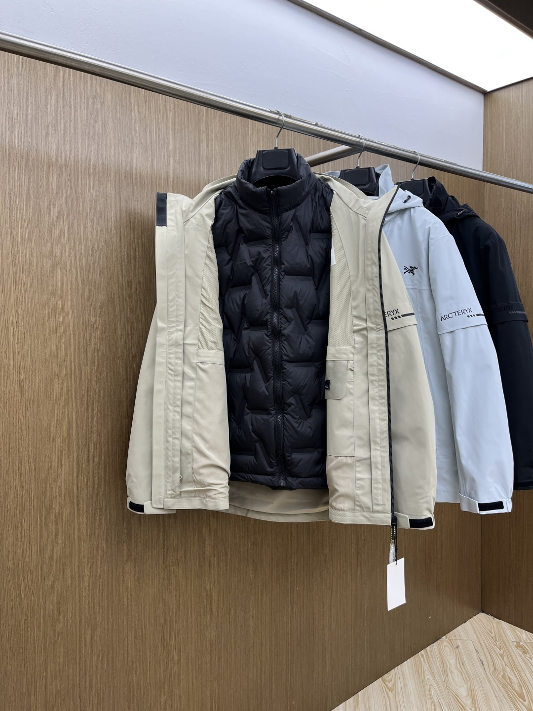 秋冬羽绒 始祖鸟 🔥今年鸟家王炸款三合一冲锋衣羽绒服了来了！一衣三穿！内胆带logo轻薄户外级羽绒服！外