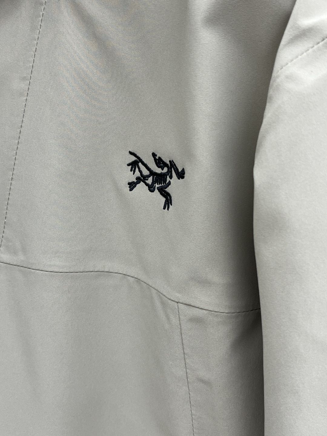 秋冬羽绒 始祖鸟 🔥今年鸟家王炸款三合一冲锋衣羽绒服了来了！一衣三穿！内胆带logo轻薄户外级羽绒服！外