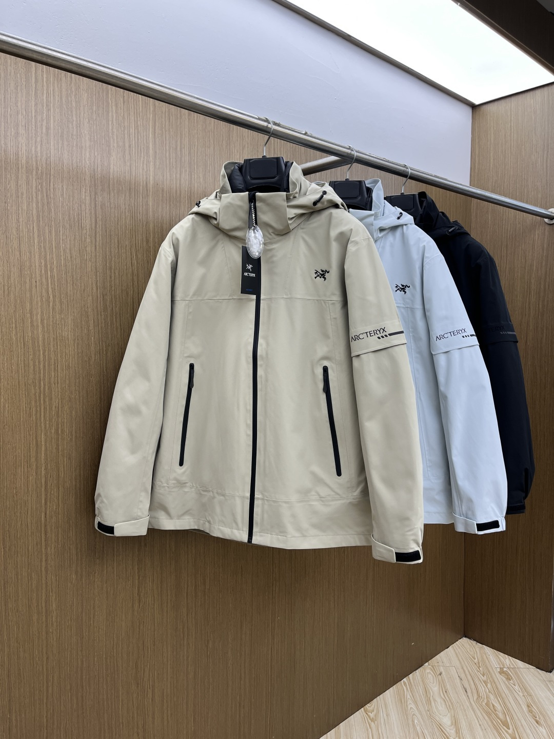 秋冬羽绒 始祖鸟 🔥今年鸟家王炸款三合一冲锋衣羽绒服了来了！一衣三穿！内胆带logo轻薄户外级羽绒服！外