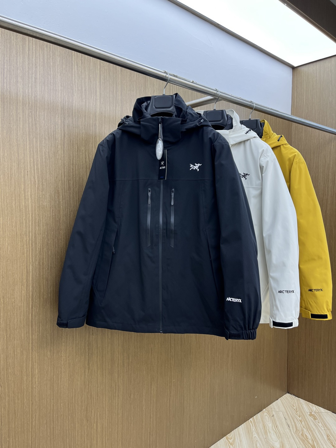 秋冬羽绒 始祖鸟 🔥今年鸟家王炸款三合一冲锋衣羽绒服了来了！一衣三穿！内胆带logo轻薄户外级羽绒服！外