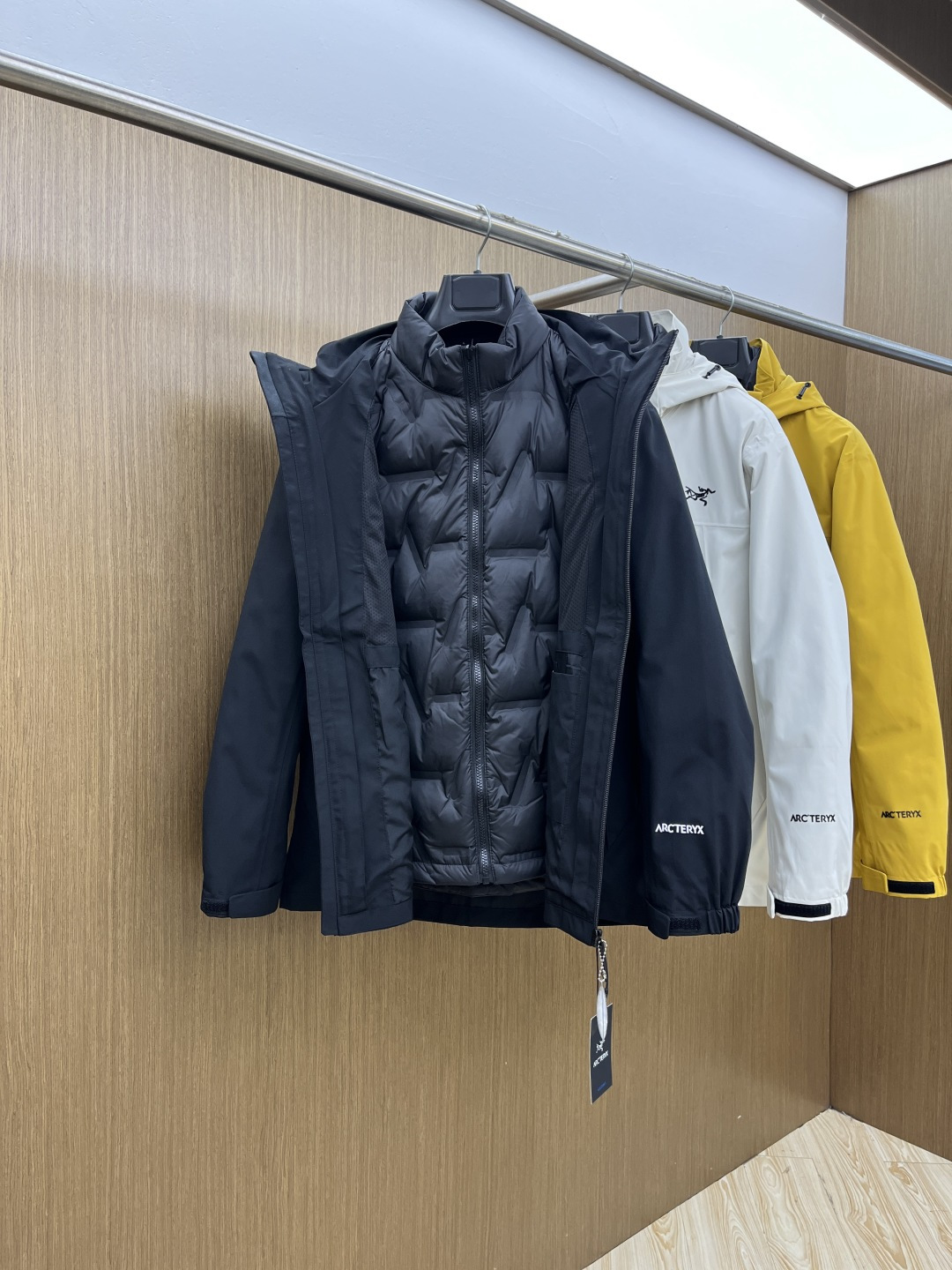 秋冬羽绒 始祖鸟 🔥今年鸟家王炸款三合一冲锋衣羽绒服了来了！一衣三穿！内胆带logo轻薄户外级羽绒服！外