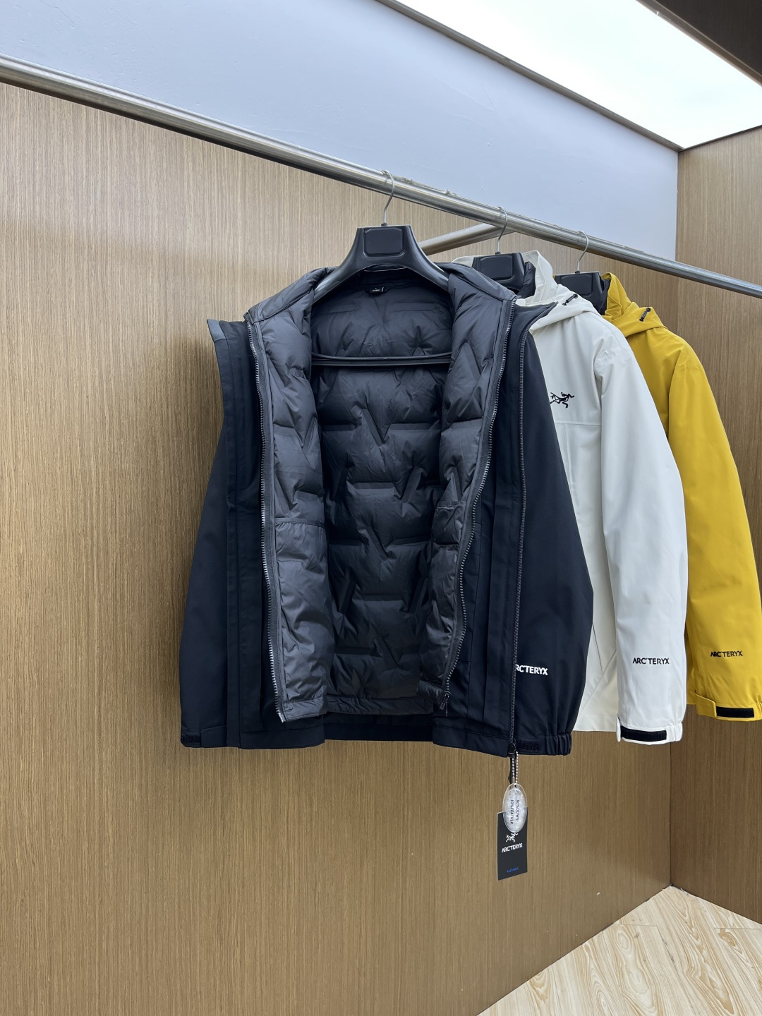 秋冬羽绒 始祖鸟 🔥今年鸟家王炸款三合一冲锋衣羽绒服了来了！一衣三穿！内胆带logo轻薄户外级羽绒服！外