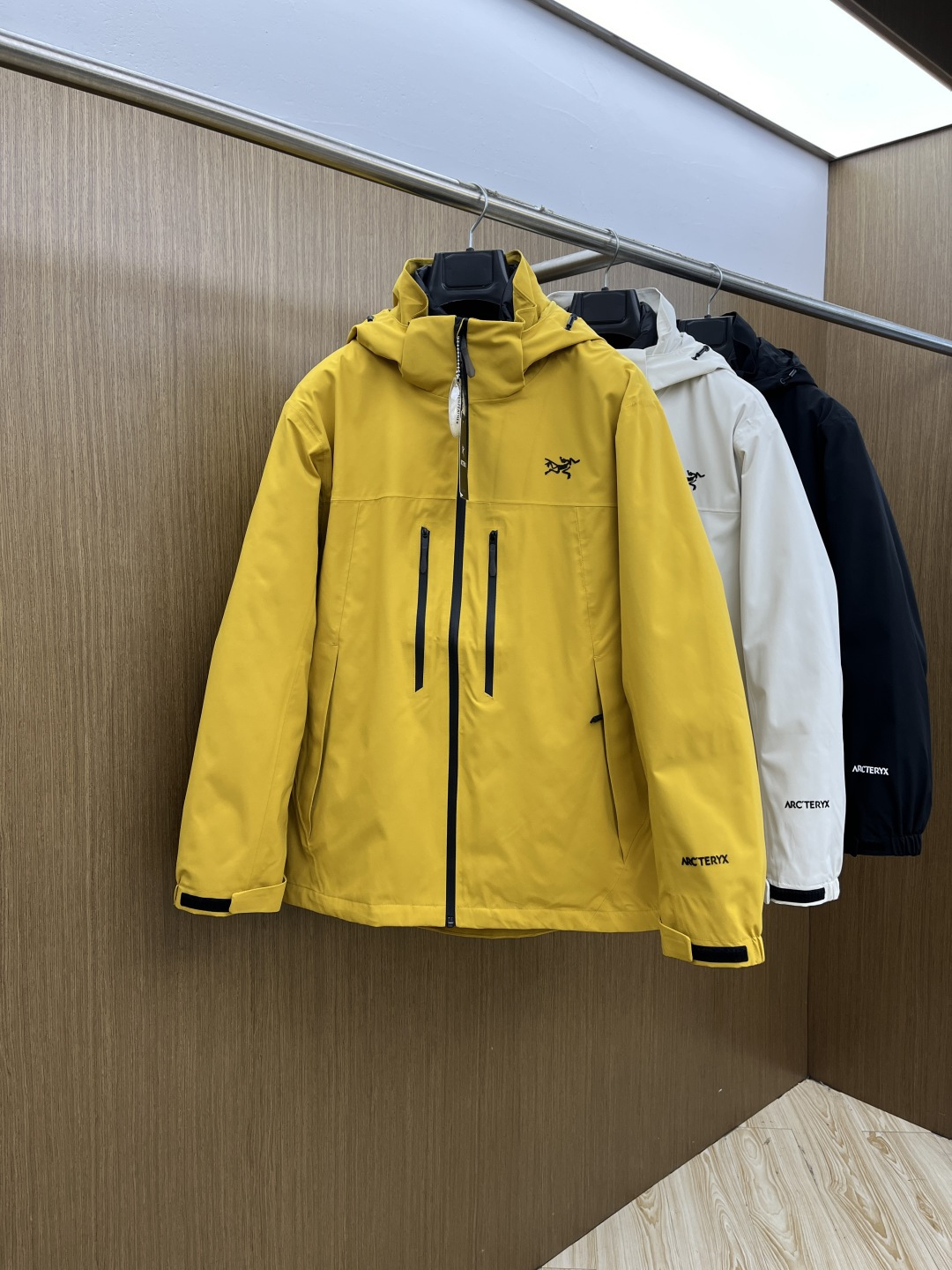 秋冬羽绒 始祖鸟 🔥今年鸟家王炸款三合一冲锋衣羽绒服了来了！一衣三穿！内胆带logo轻薄户外级羽绒服！外