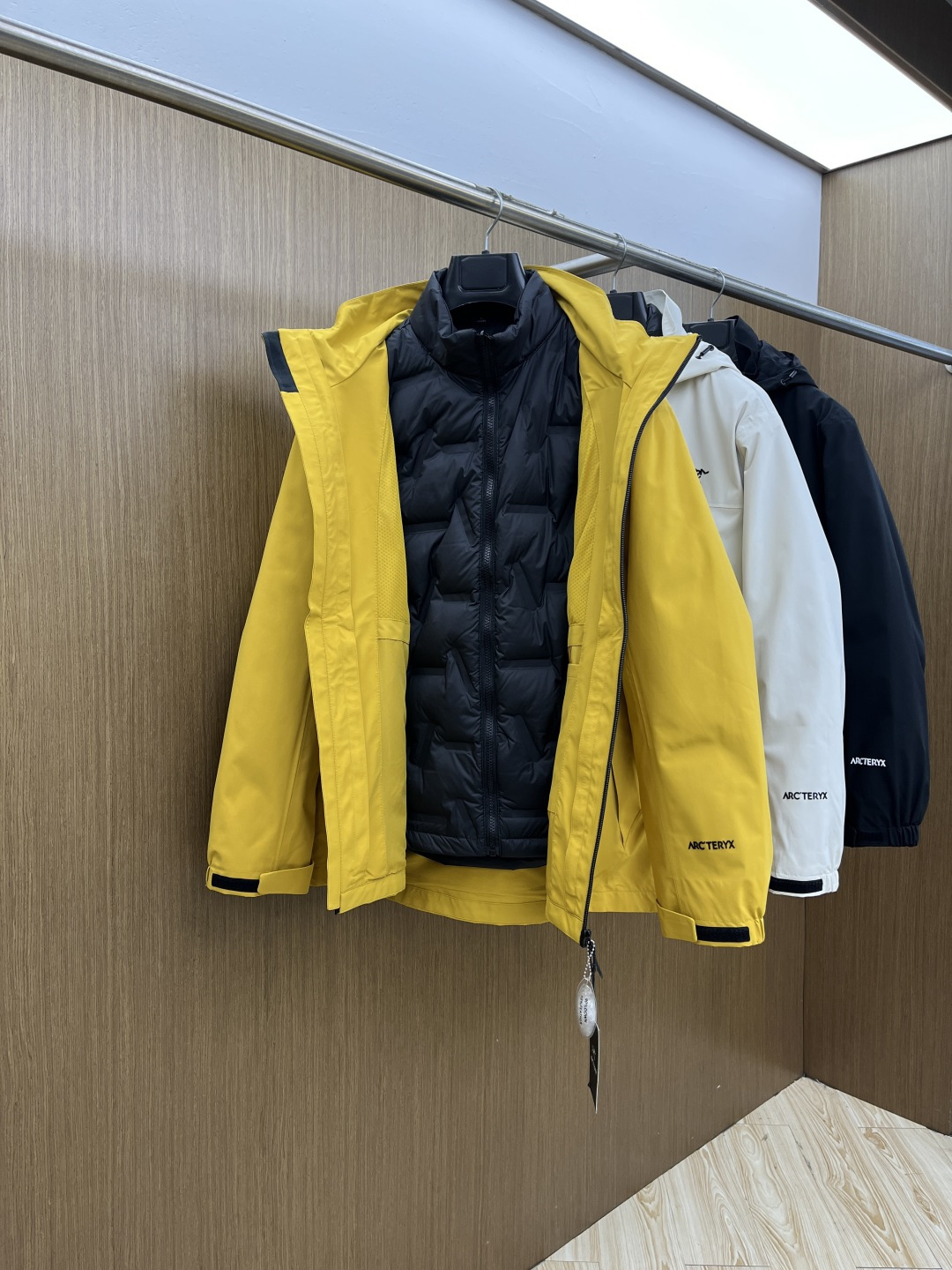 秋冬羽绒 始祖鸟 🔥今年鸟家王炸款三合一冲锋衣羽绒服了来了！一衣三穿！内胆带logo轻薄户外级羽绒服！外