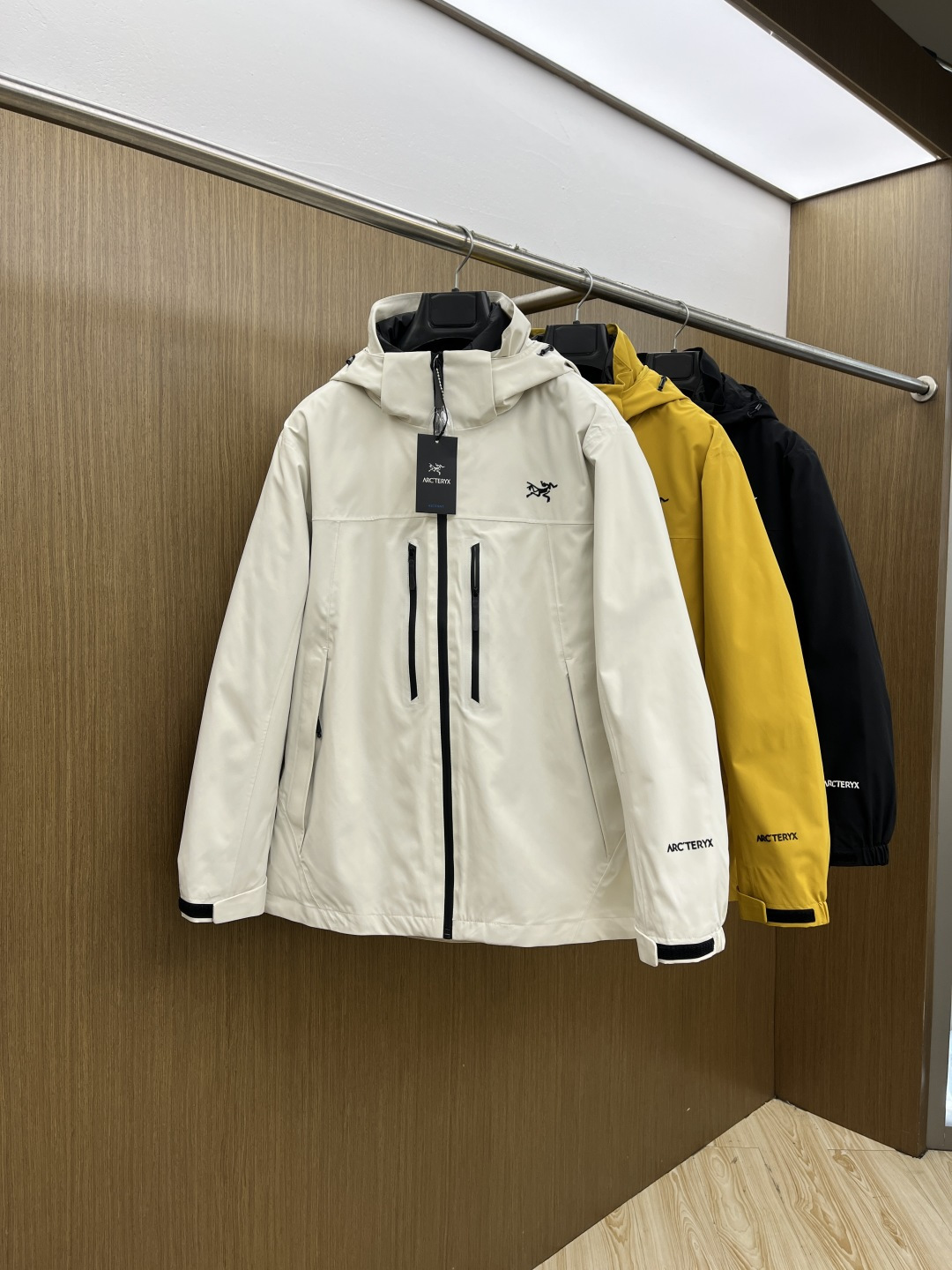 秋冬羽绒 始祖鸟 🔥今年鸟家王炸款三合一冲锋衣羽绒服了来了！一衣三穿！内胆带logo轻薄户外级羽绒服！外