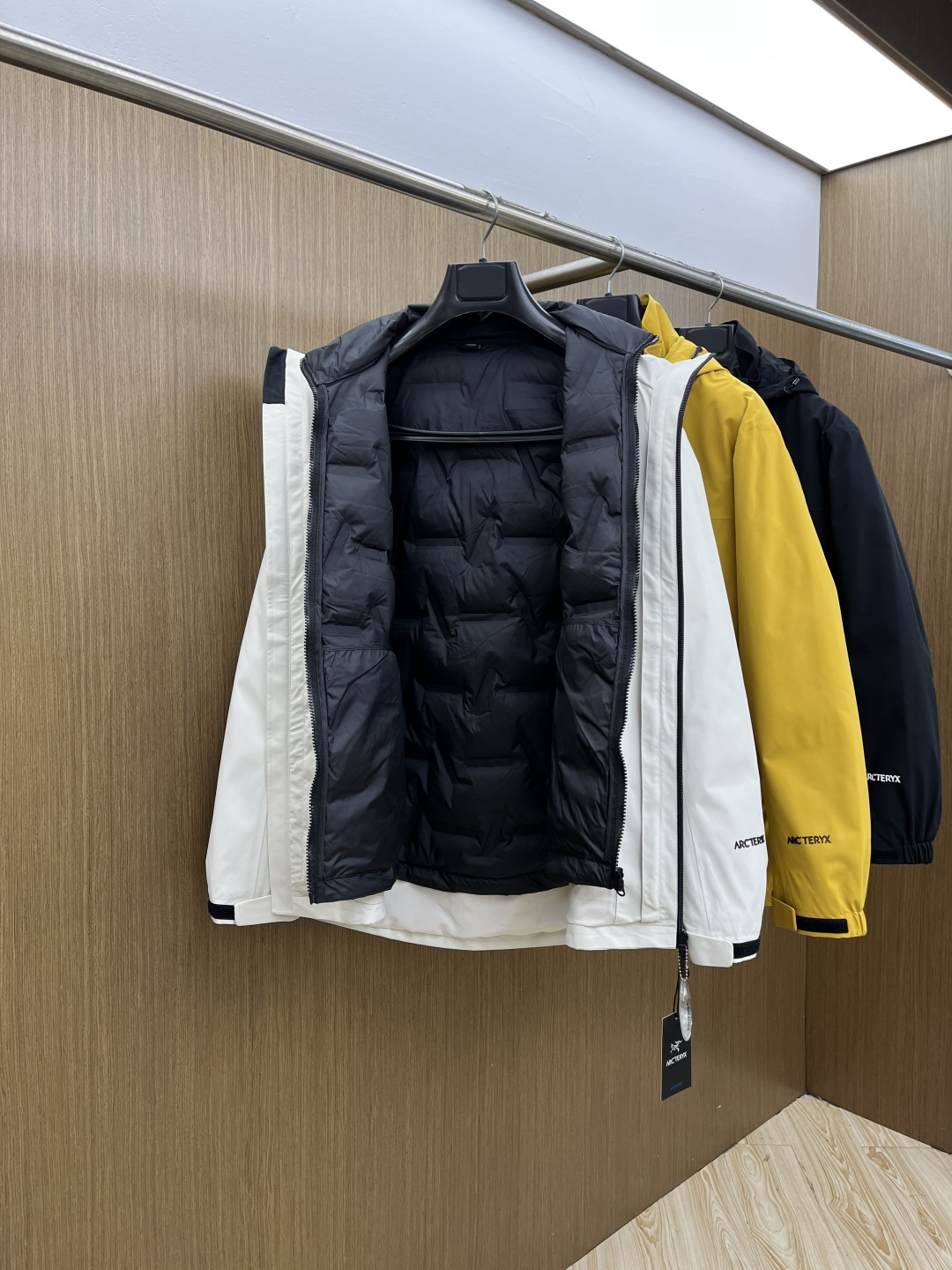 秋冬羽绒 始祖鸟 🔥今年鸟家王炸款三合一冲锋衣羽绒服了来了！一衣三穿！内胆带logo轻薄户外级羽绒服！外