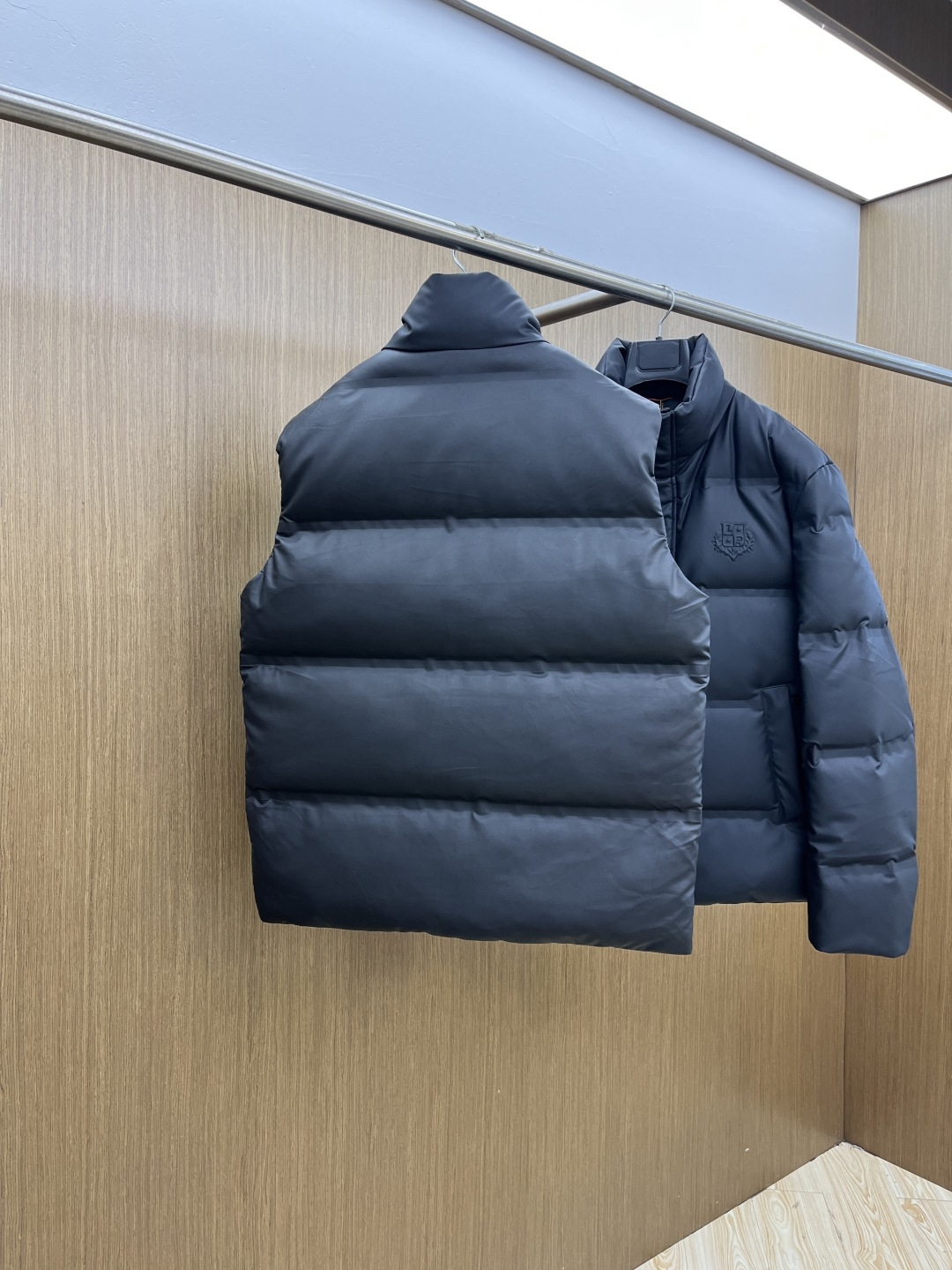 秋冬羽绒服 lP🆕 🔥🔥爆单王 25秋冬独家专供秋冬新款立领羽绒服马甲 贸易公司渠道稀出，降温天气必备的