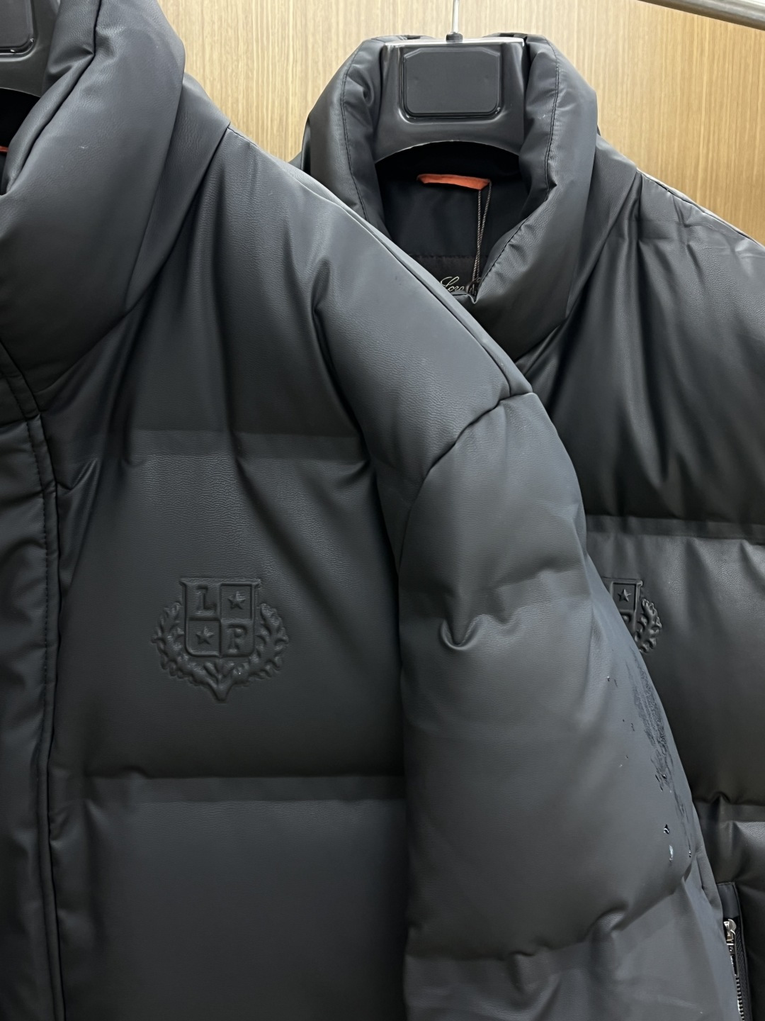 秋冬羽绒服 lP🆕 🔥🔥爆单王 25秋冬独家专供秋冬新款立领羽绒服外套 贸易公司渠道稀出，降温天气必备的