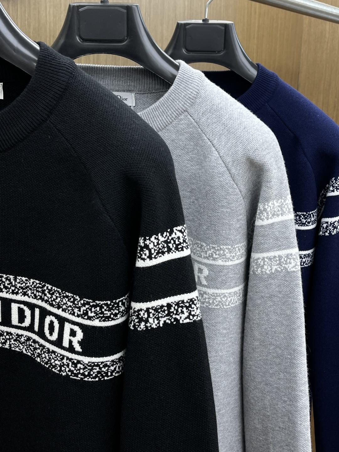 秋冬爆品 CD 🔥🔥aw秋冬新款 同步 时尚经典针织毛衣 秋冬必备款 采用针织衫加厚毛衣，精致简洁大方 