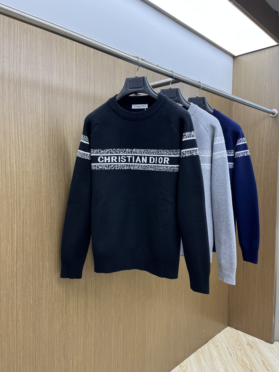 秋冬爆品 CD 🔥🔥aw秋冬新款 同步 时尚经典针织毛衣 秋冬必备款 采用针织衫加厚毛衣，精致简洁大方 