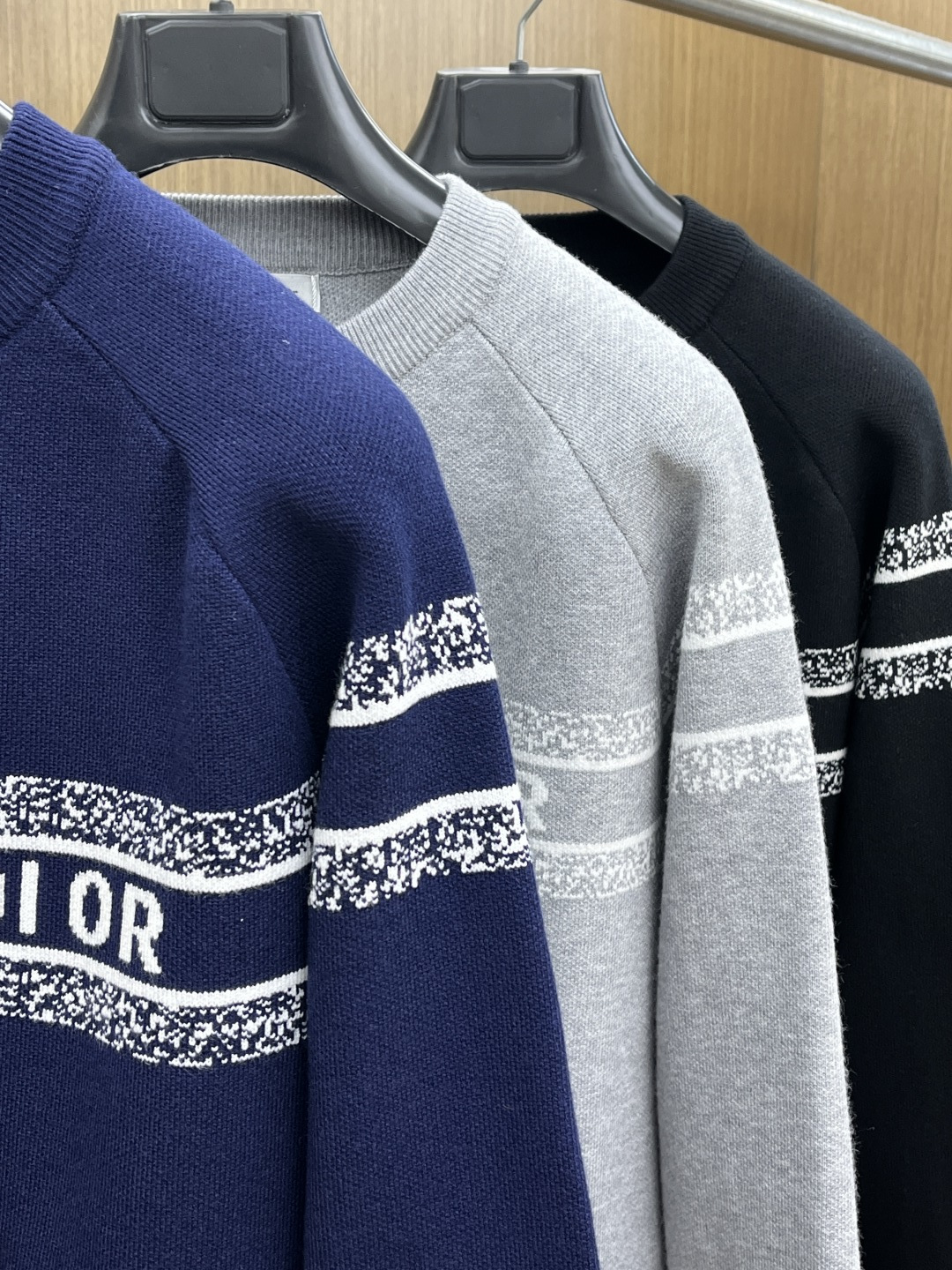 秋冬爆品 CD 🔥🔥aw秋冬新款 同步 时尚经典针织毛衣 秋冬必备款 采用针织衫加厚毛衣，精致简洁大方 