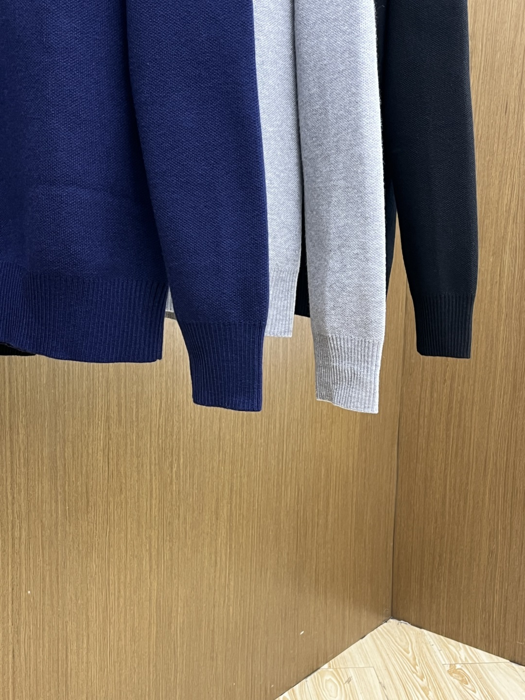 秋冬爆品 CD 🔥🔥aw秋冬新款 同步 时尚经典针织毛衣 秋冬必备款 采用针织衫加厚毛衣，精致简洁大方 