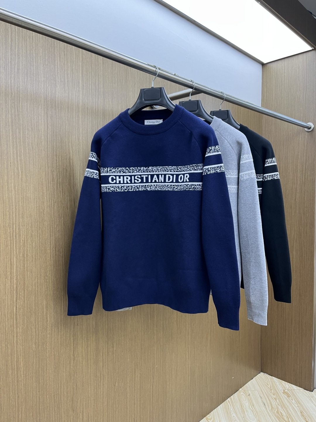 秋冬爆品 CD 🔥🔥aw秋冬新款 同步 时尚经典针织毛衣 秋冬必备款 采用针织衫加厚毛衣，精致简洁大方 