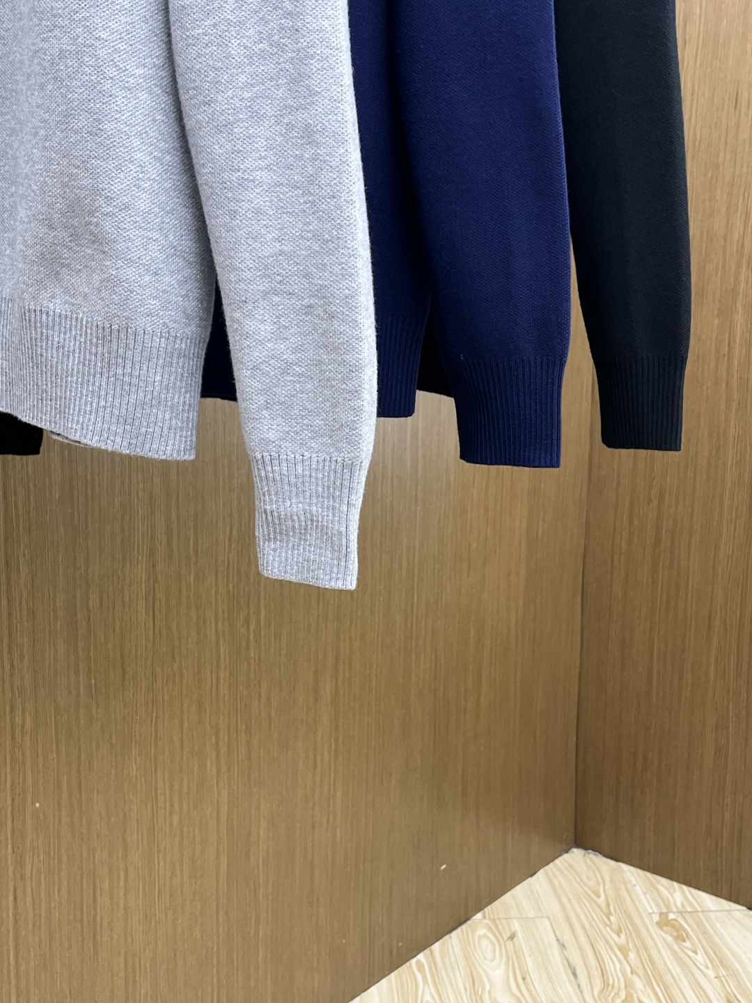 秋冬爆品 CD 🔥🔥aw秋冬新款 同步 时尚经典针织毛衣 秋冬必备款 采用针织衫加厚毛衣，精致简洁大方 