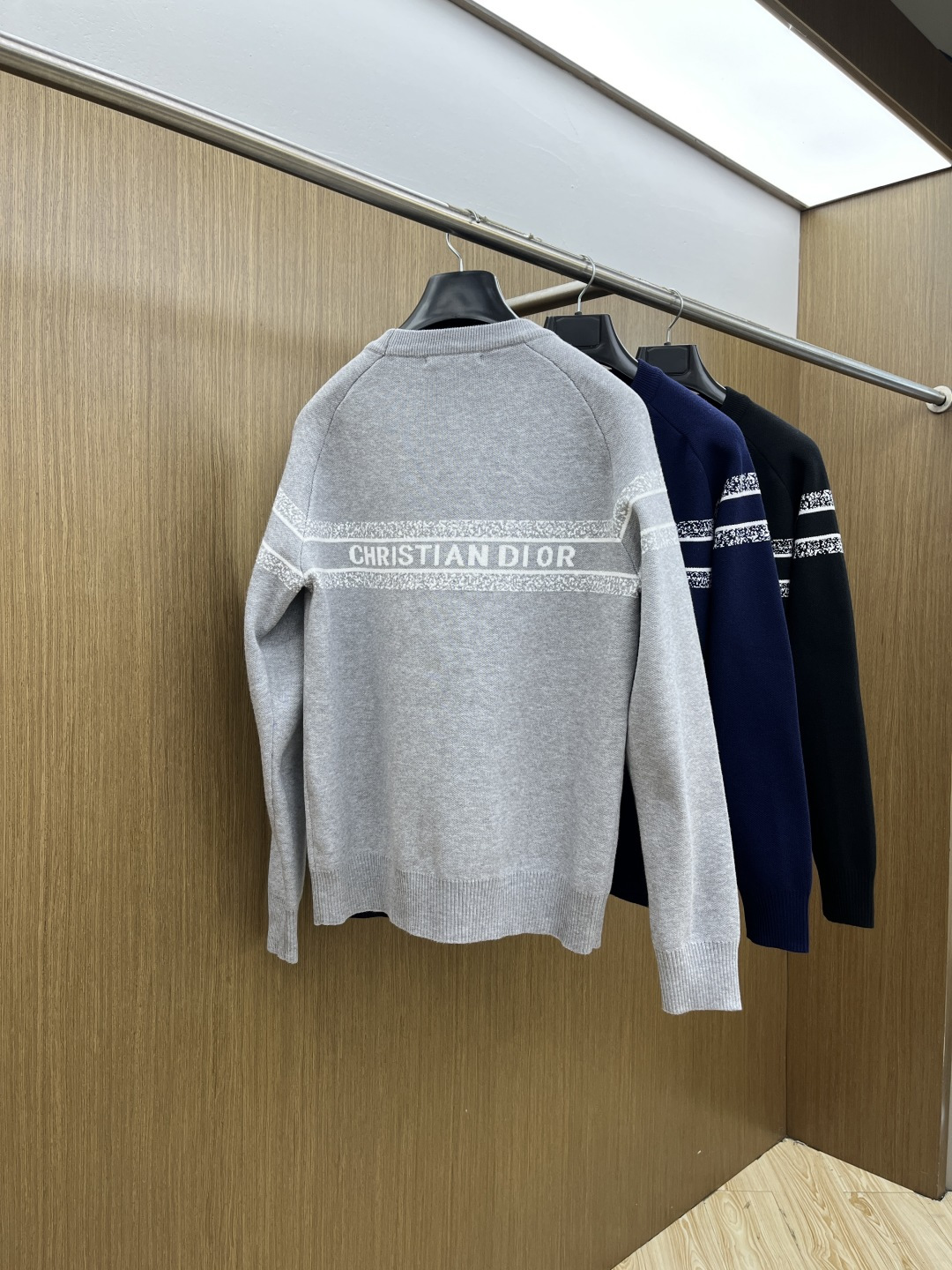 秋冬爆品 CD 🔥🔥aw秋冬新款 同步 时尚经典针织毛衣 秋冬必备款 采用针织衫加厚毛衣，精致简洁大方 