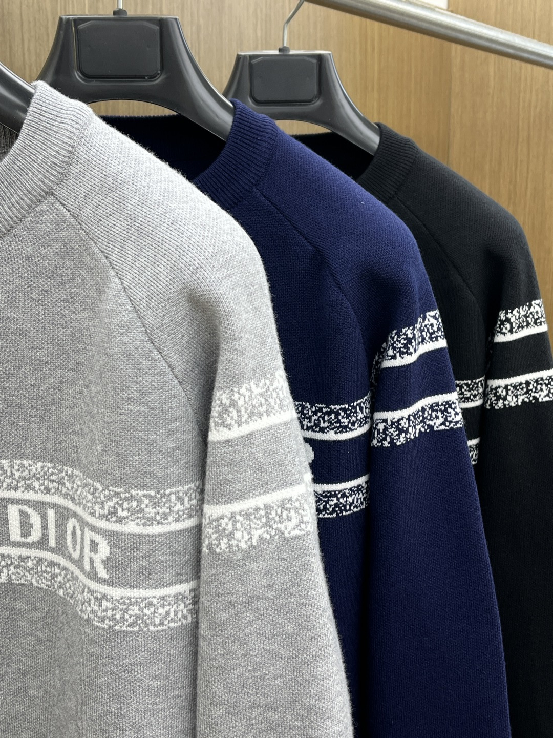 秋冬爆品 CD 🔥🔥aw秋冬新款 同步 时尚经典针织毛衣 秋冬必备款 采用针织衫加厚毛衣，精致简洁大方 