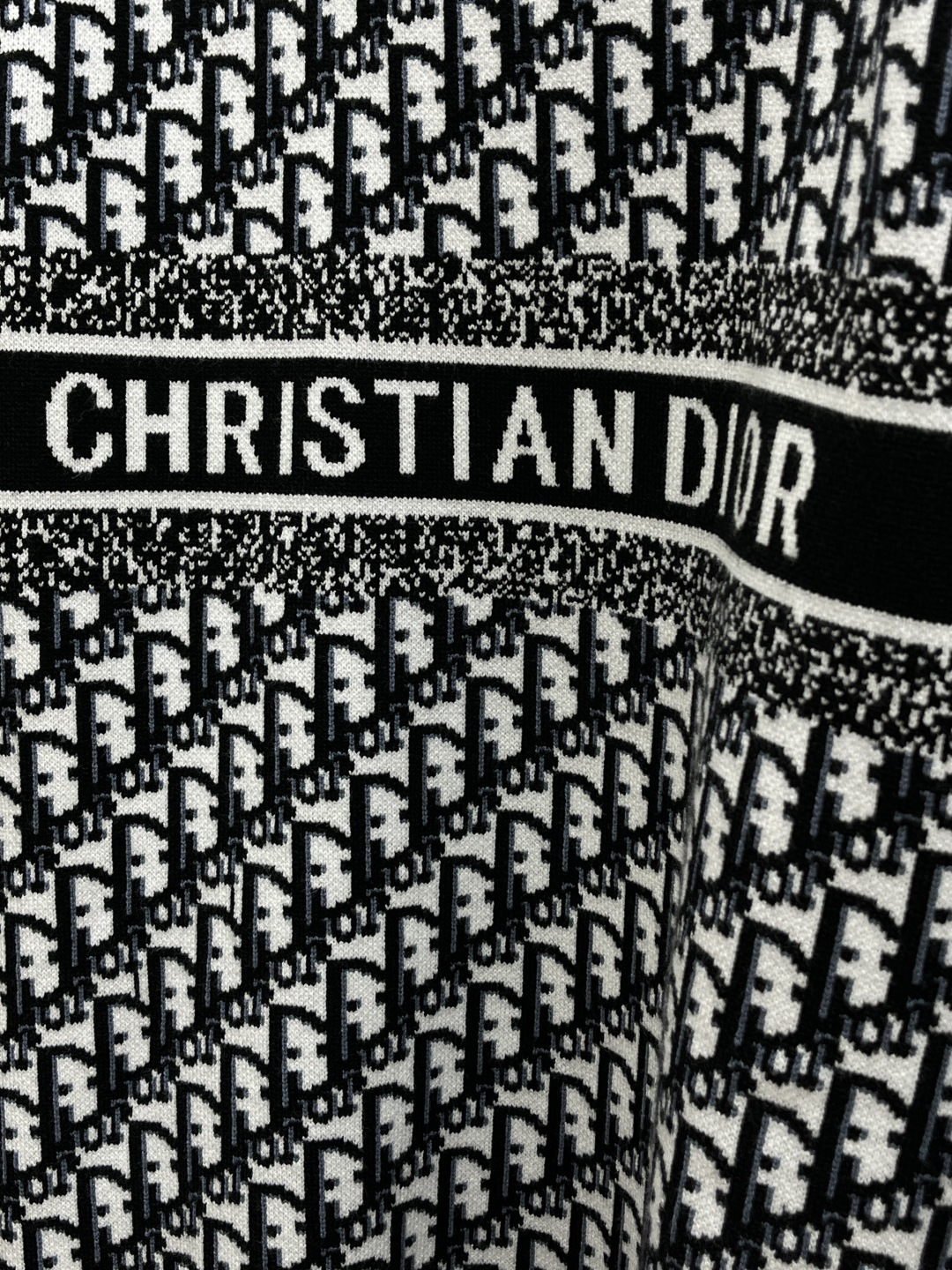 秋冬爆品 CD 🔥🔥aw秋冬新款 同步 时尚经典针织毛衣 秋冬必备款 采用针织衫加厚毛衣，精致简洁大方 