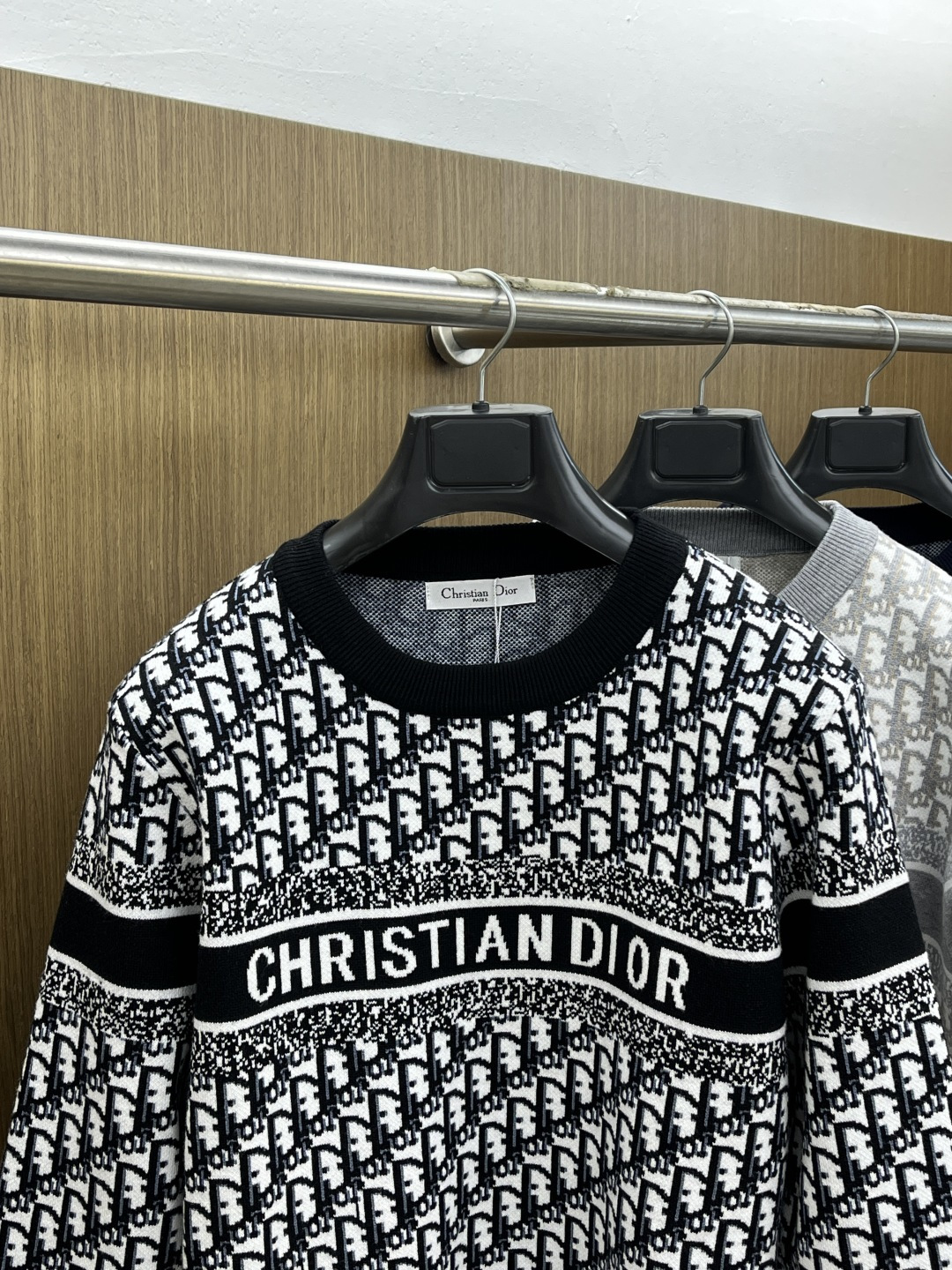 秋冬爆品 CD 🔥🔥aw秋冬新款 同步 时尚经典针织毛衣 秋冬必备款 采用针织衫加厚毛衣，精致简洁大方 